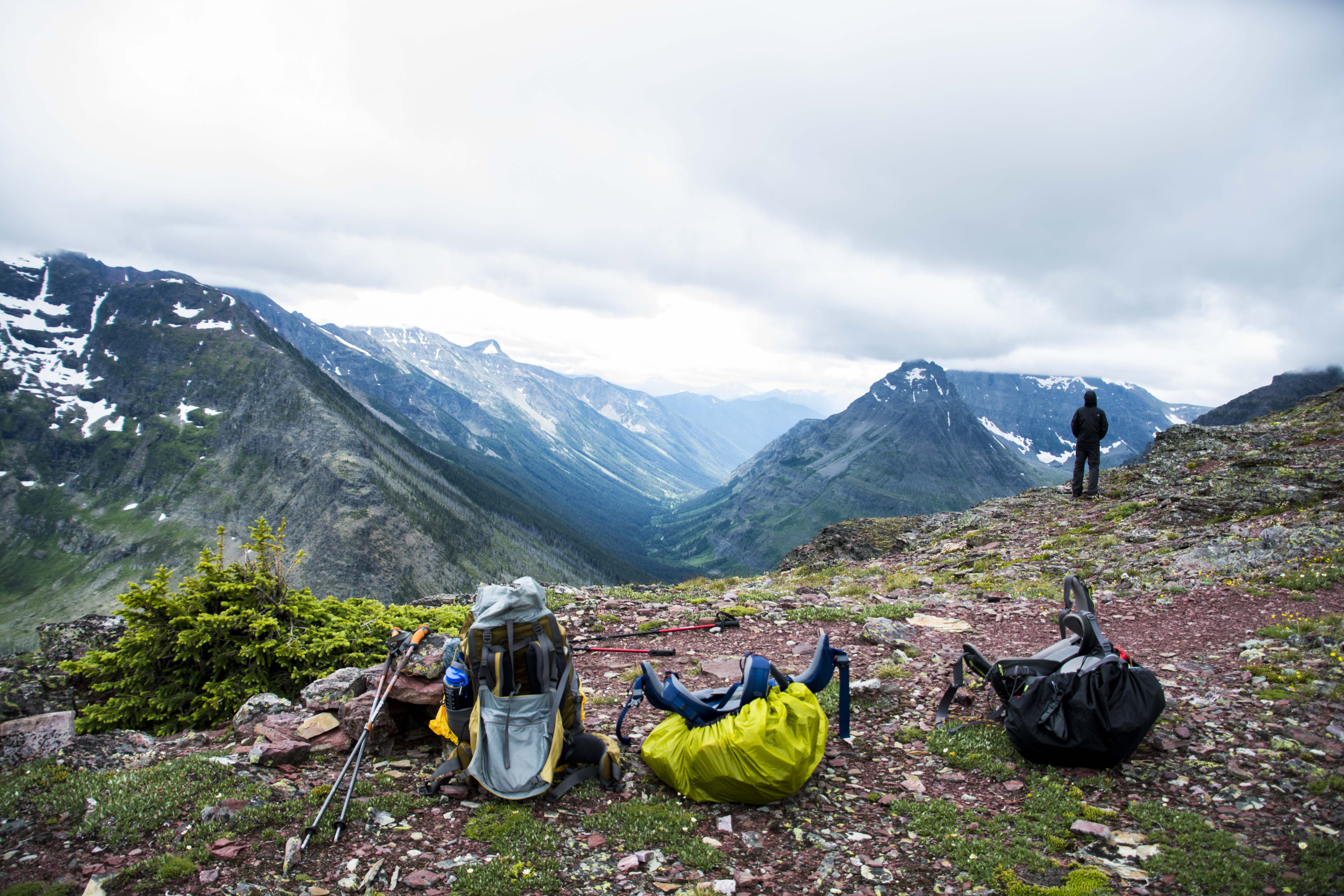 camping, bag, non-urban scene, 5K, men, hiking, sky, leisure activity, people, mountains, mountainlife, mountain, two medicine lake, activity, summit, HD Wallpaper