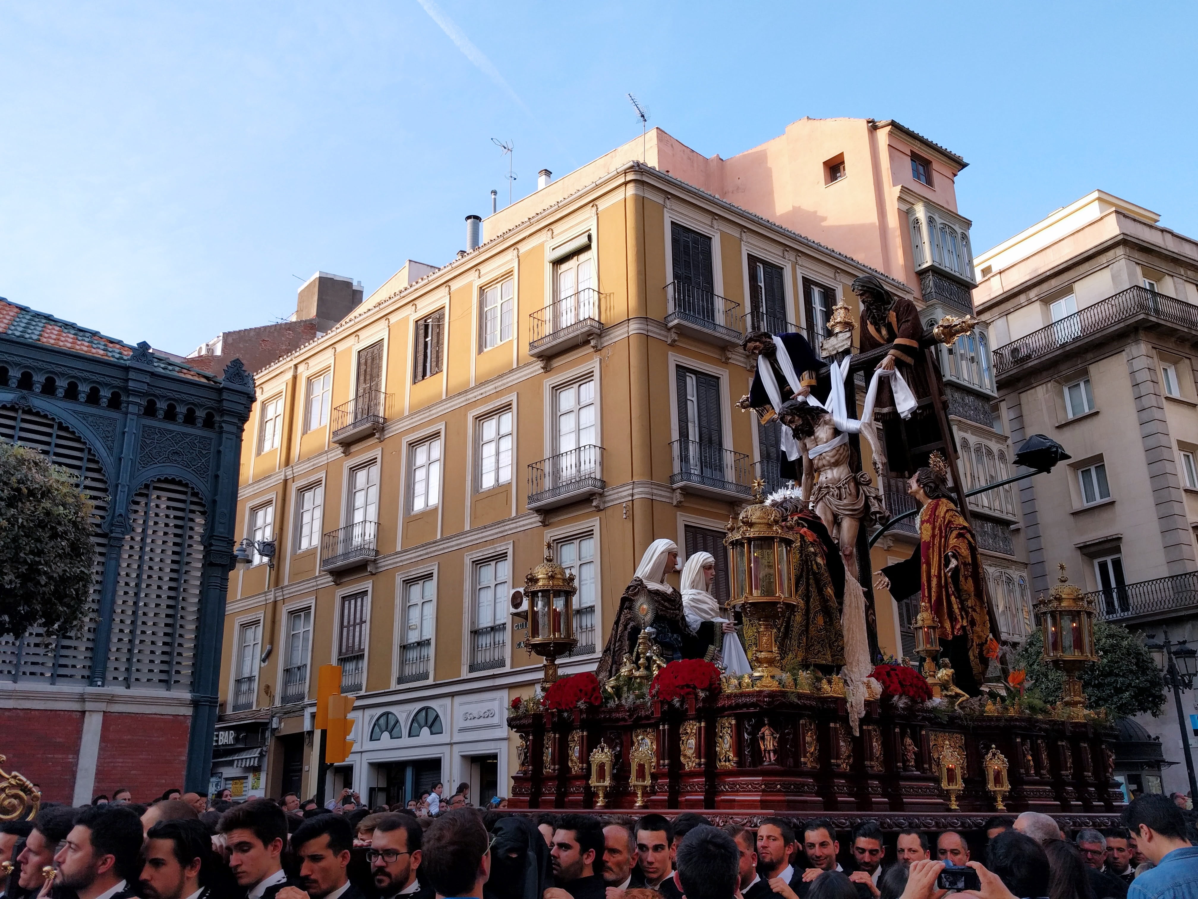 history, descent, building, real people, group of people, city, 4K, human representation, nature, women, built structure, building exterior, representation, HD Wallpaper