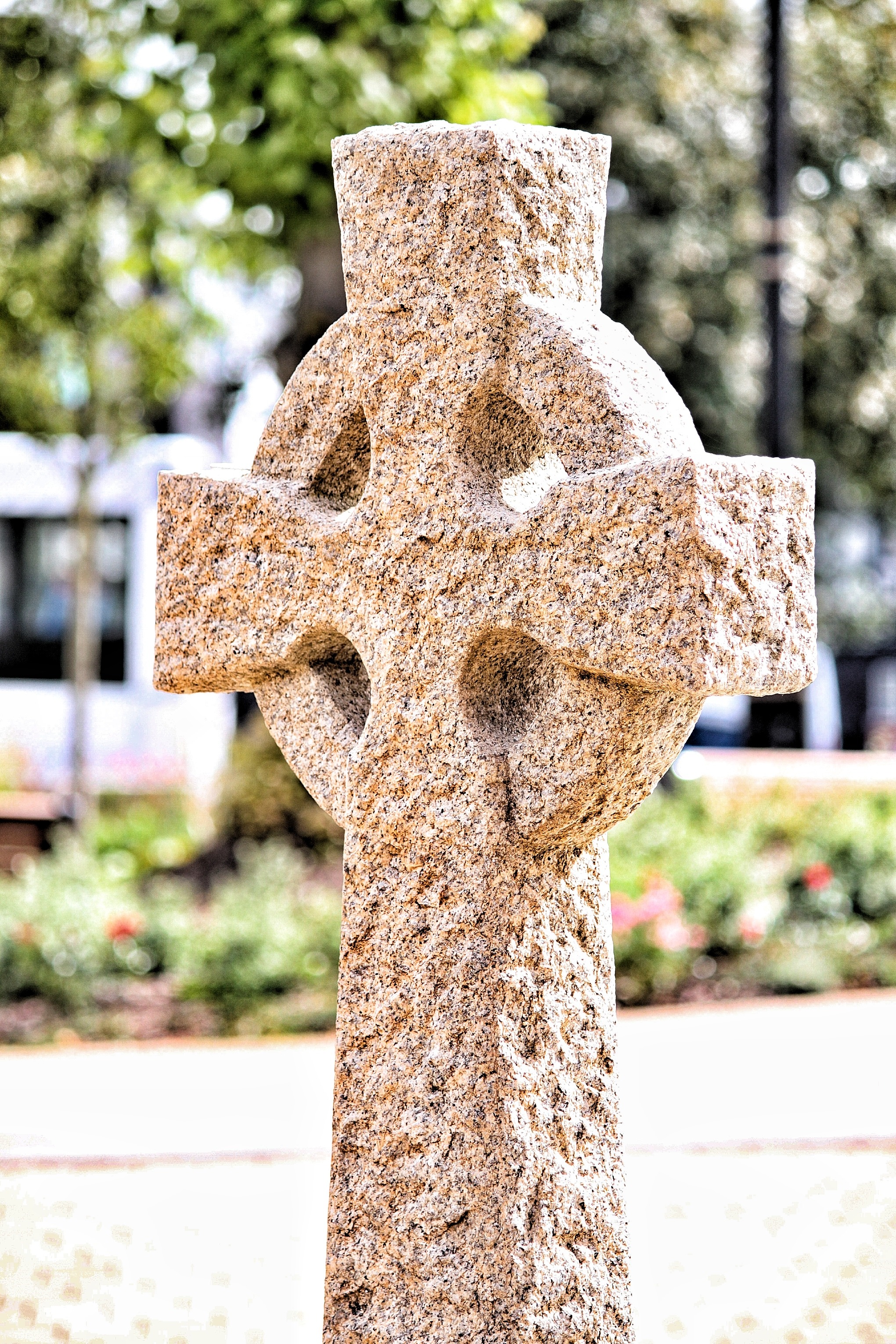 headstone, deceased, cemetery, religion, churchyard, stone, tombstones, rip, grave, remembrance, christian, symbol, dead, day, spirituality, inscription, Phone HD Wallpaper