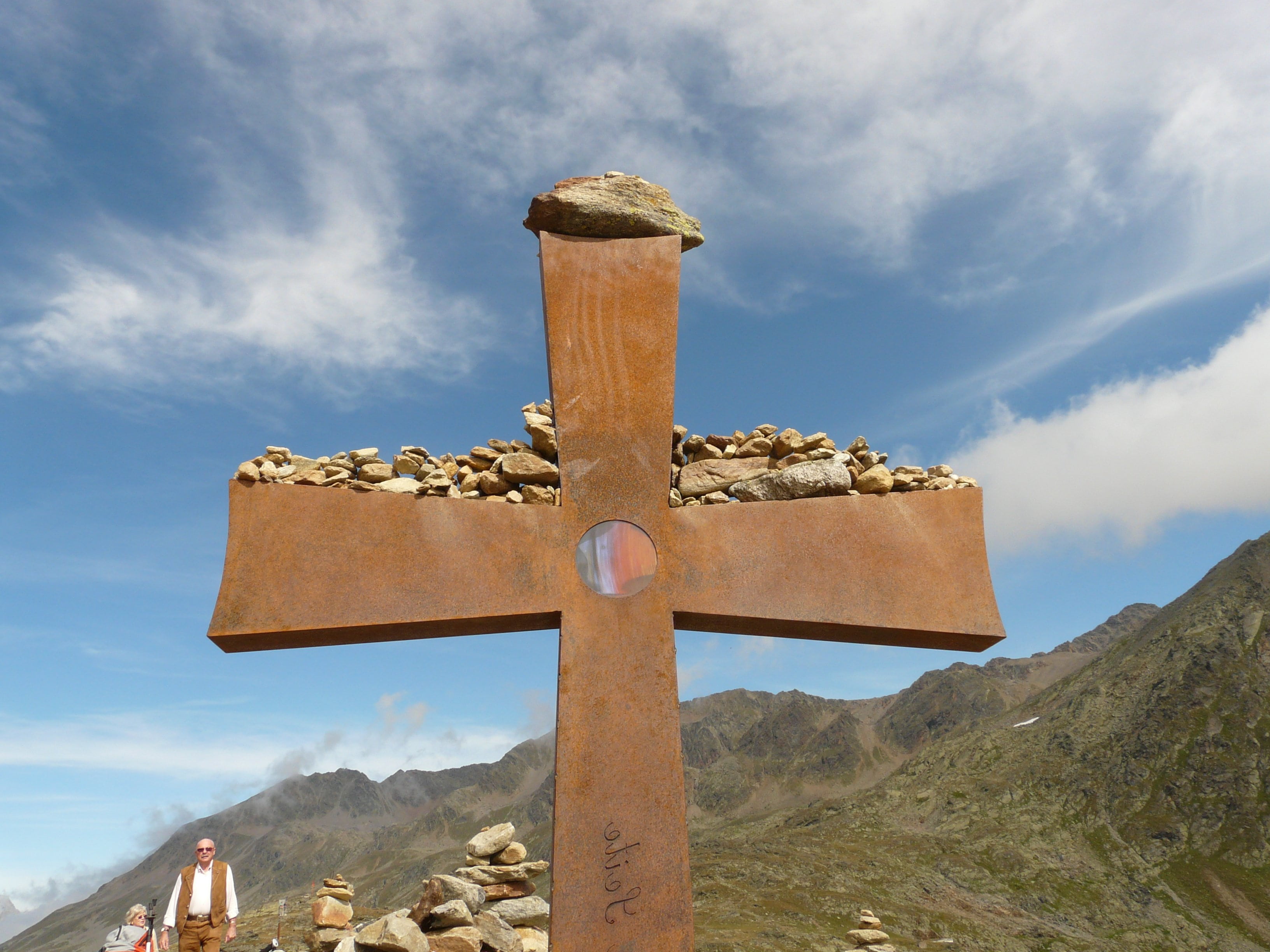old, 2K, metal, cross, day, nature, religion, sky, history, stones, outdoors, mountain range, low angle view, cloud - sky, no people, architecture, stone, HD Wallpaper