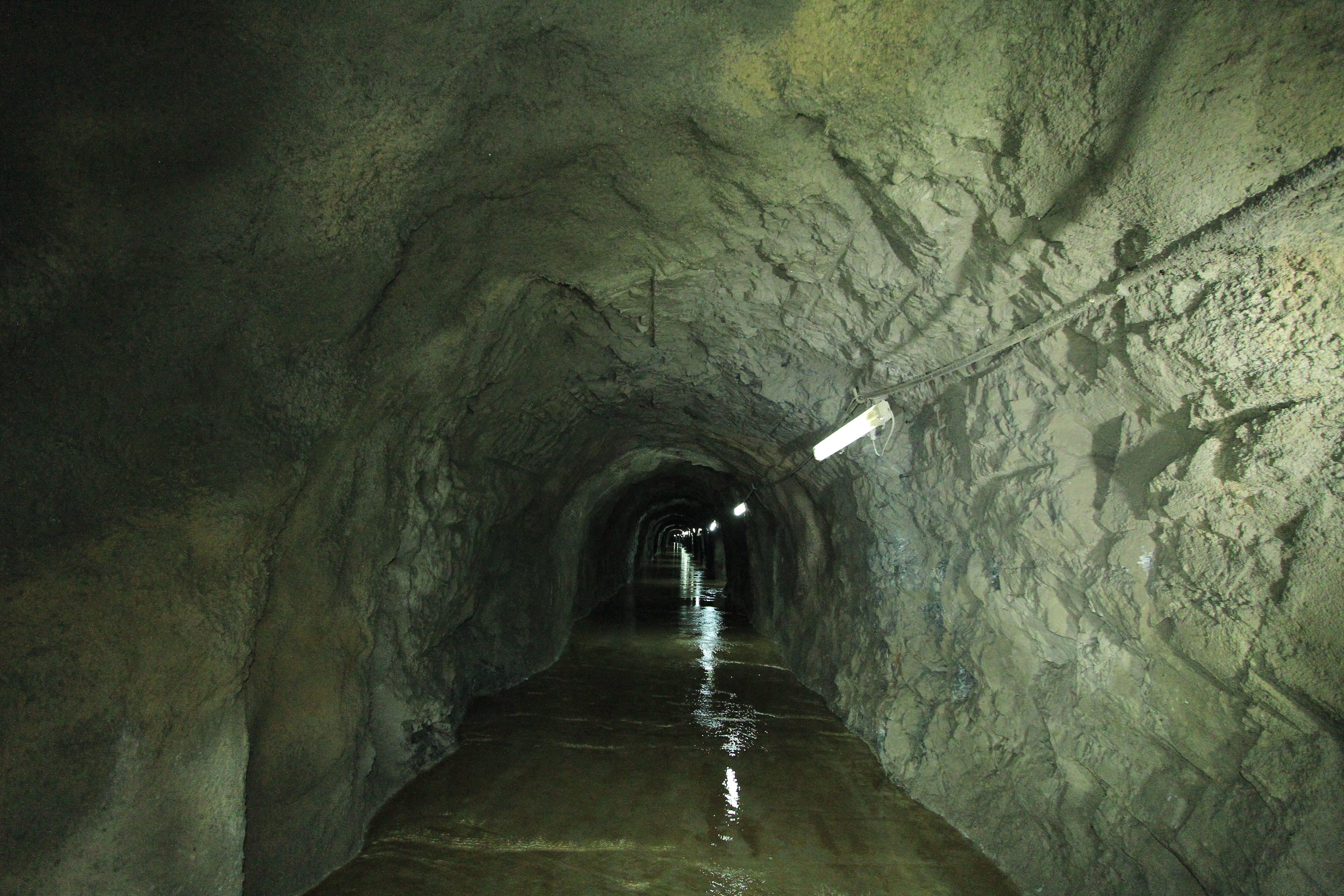 door, light at the end of the tunnel, underground, water, diminishing perspective, hydroelectric power station, cave, arch, old, 5K, no people, day, built structure, HD Wallpaper