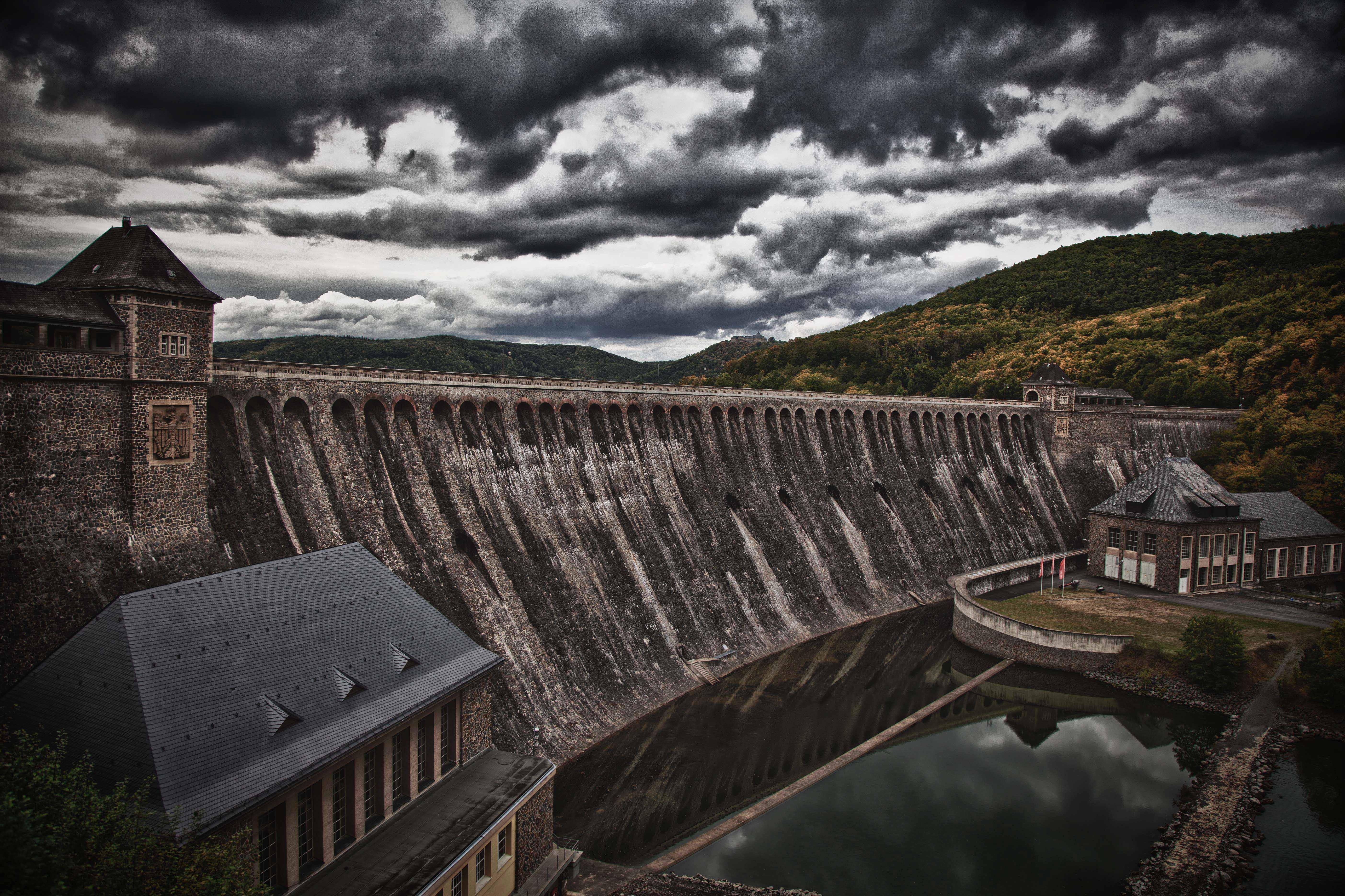 5K, building exterior, hydroelectric Power Station, landscape, water, the past, hydroelectric power, architecture, outdoors, history, built Structure, HD Wallpaper