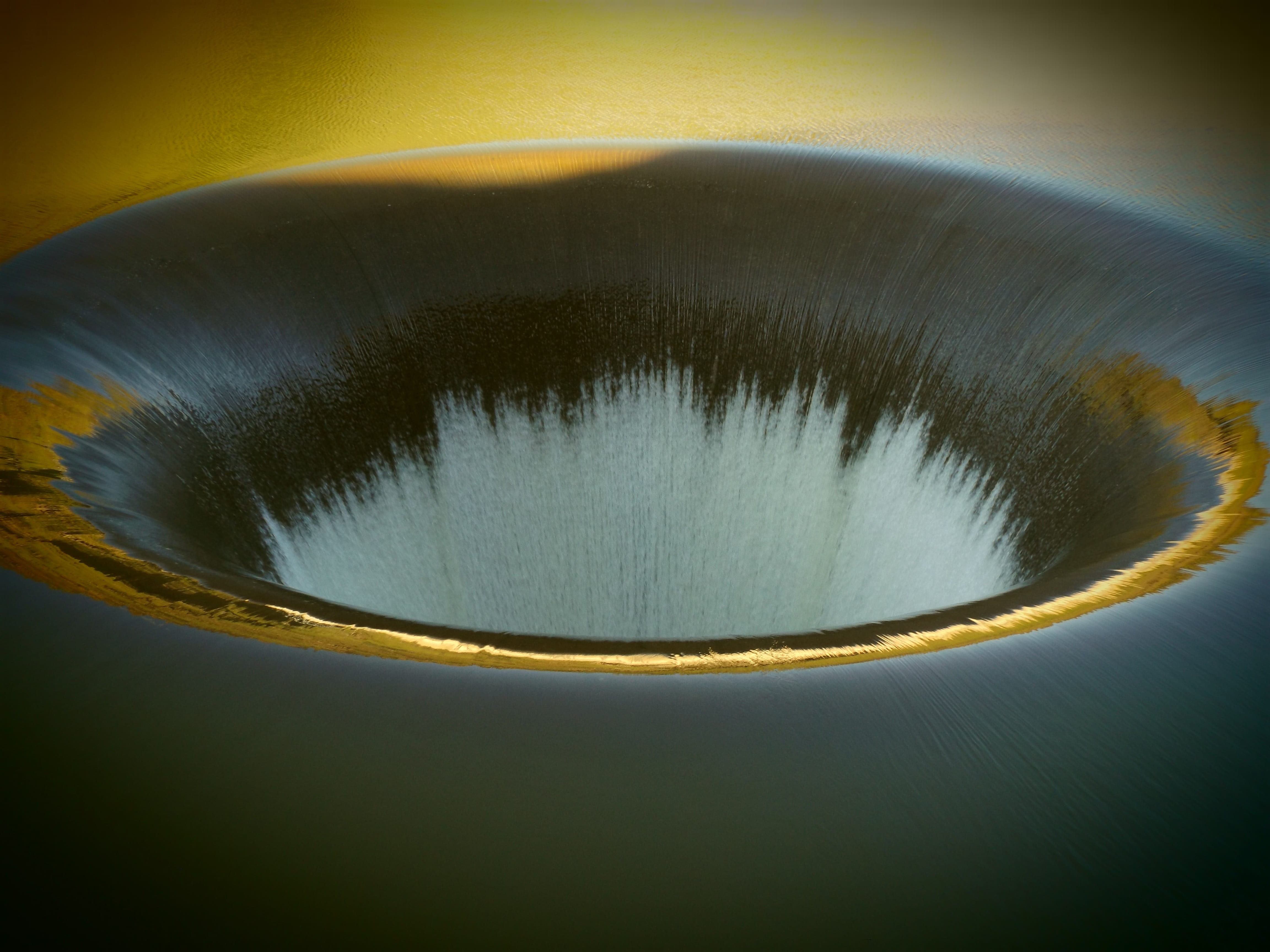 natural, elegance, reflection, glory hole spillway, high angle view, hole, water, indoors, scenic, beauty, simplicity, 4K, food and drink, no people, daylight, HD Wallpaper