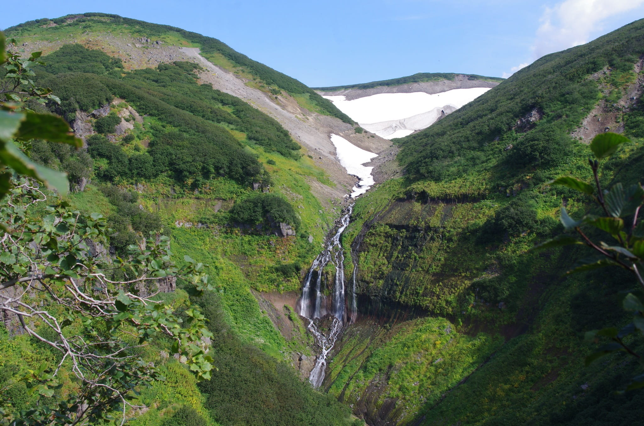 tranquility, kamchatka, mountain peak, mountain stream, 1080P, non-urban scene, growth, highlands, tree, journey, flowing, mountain, sky, tourism, waterfall, HD Wallpaper