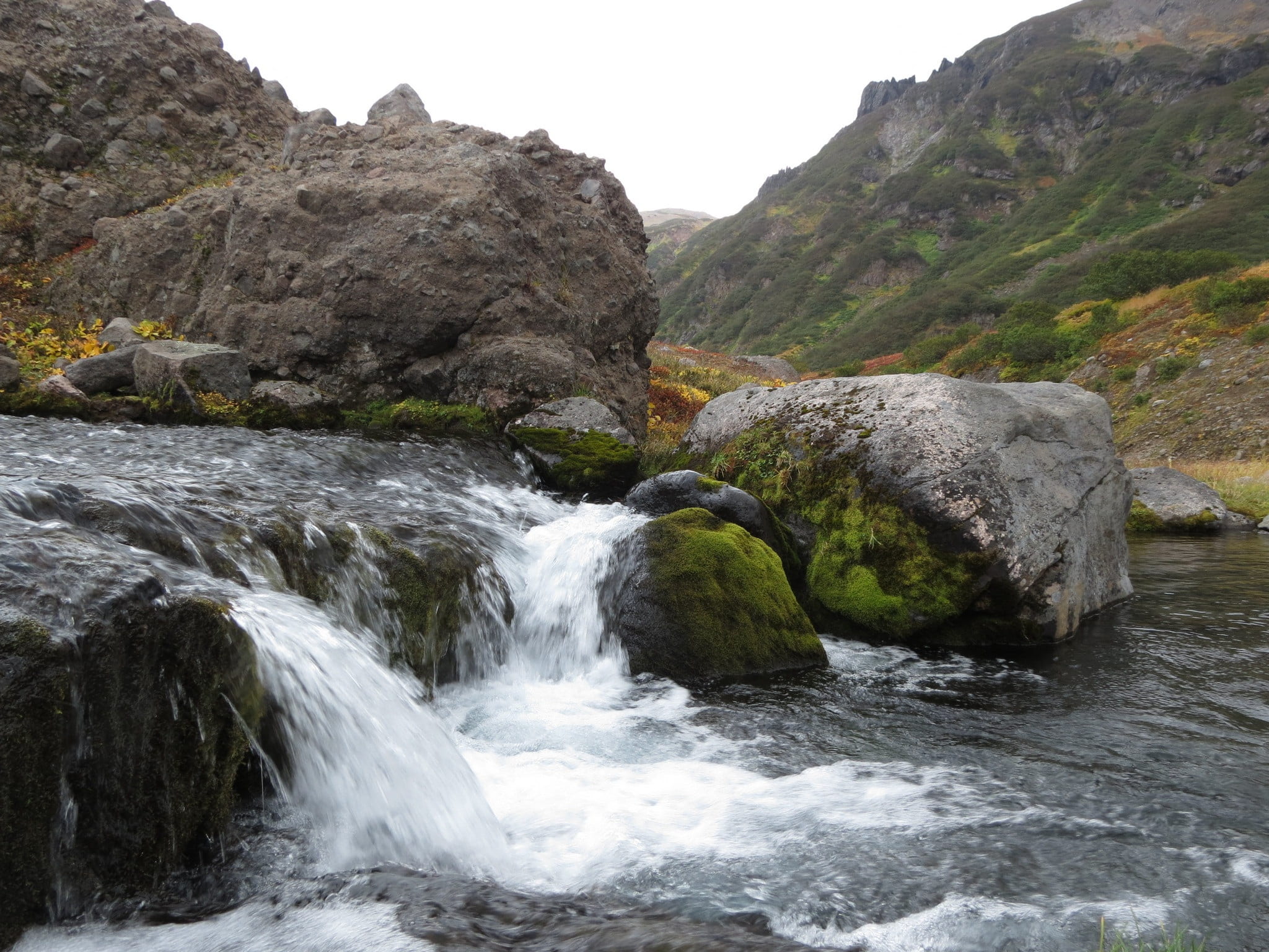 highlands, water, stream, tourism, outdoors, blurred motion, rock - object, mountains, for, flowing, stones, cascade, beauty in nature, waterfalls, autumn, HD Wallpaper