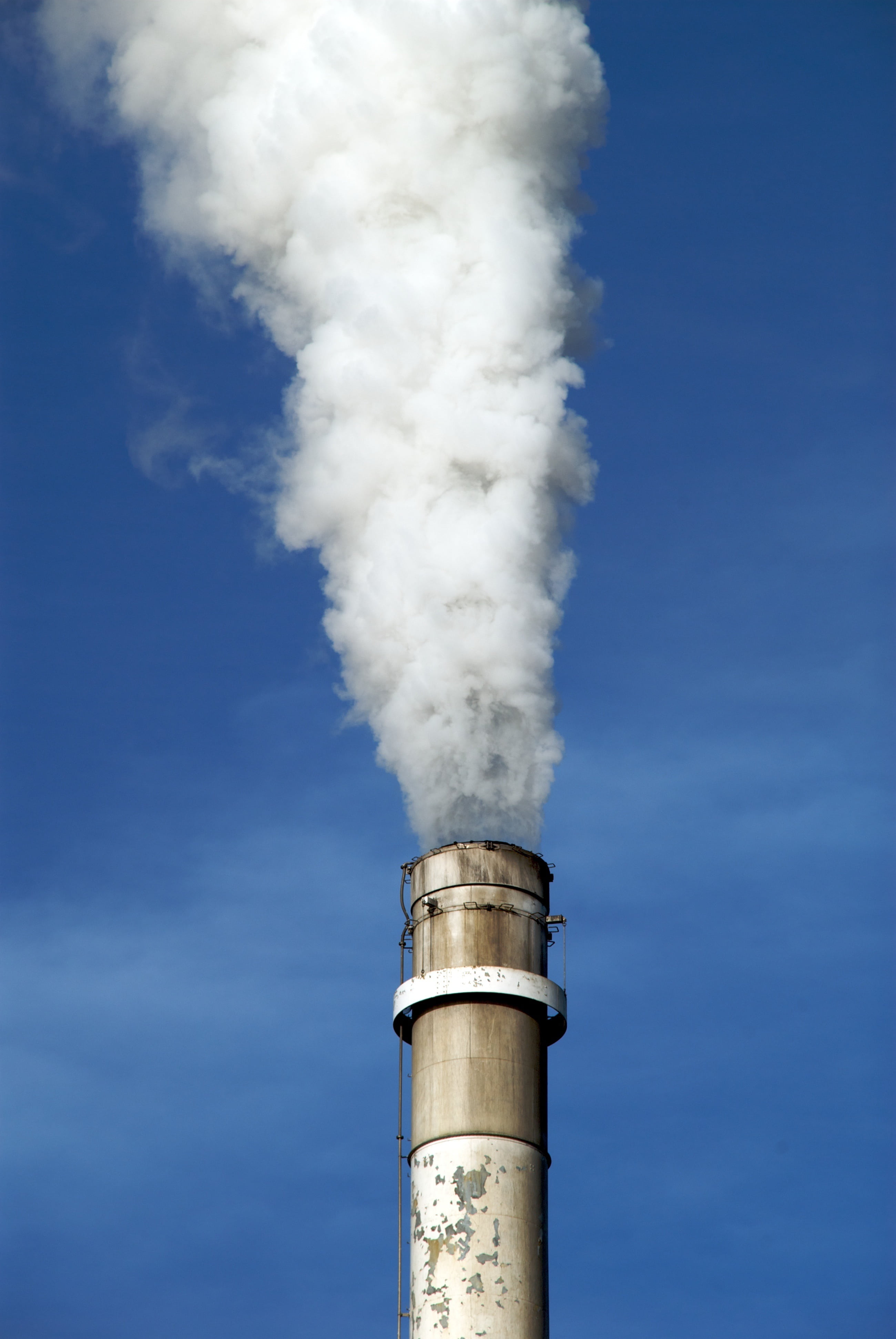 chemical plant, outdoors, factory, steam, air pollution, smog, environmental damage, fumes, cloud - sky, no people, nature, building exterior, smoke - physical structure, Phone HD Wallpaper