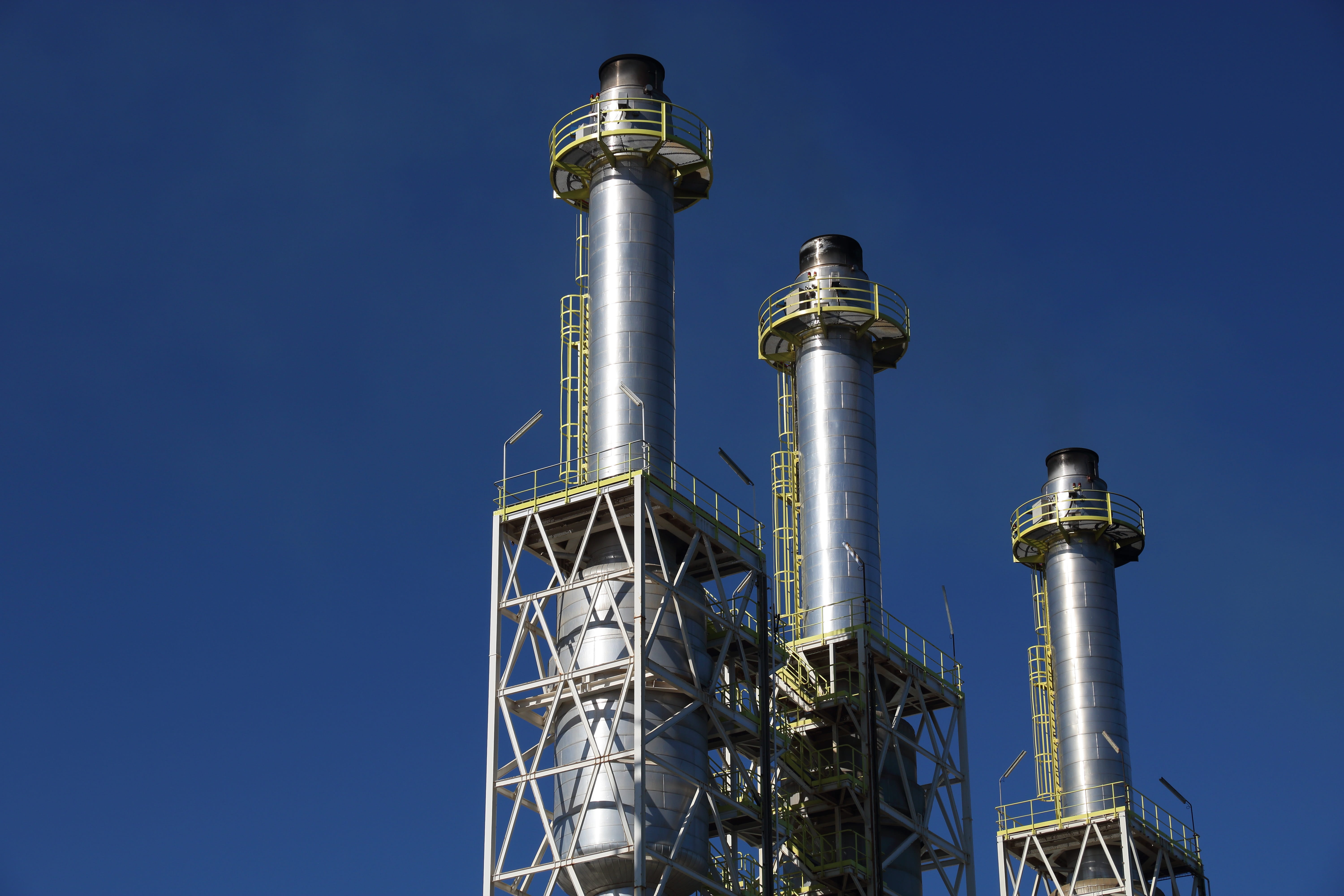 outdoors, pipes, electricity, chemical plant, steel, metal, fuel and power generation, canary islands, day, arrecife, industry, energy, spain, power, sky, HD Wallpaper