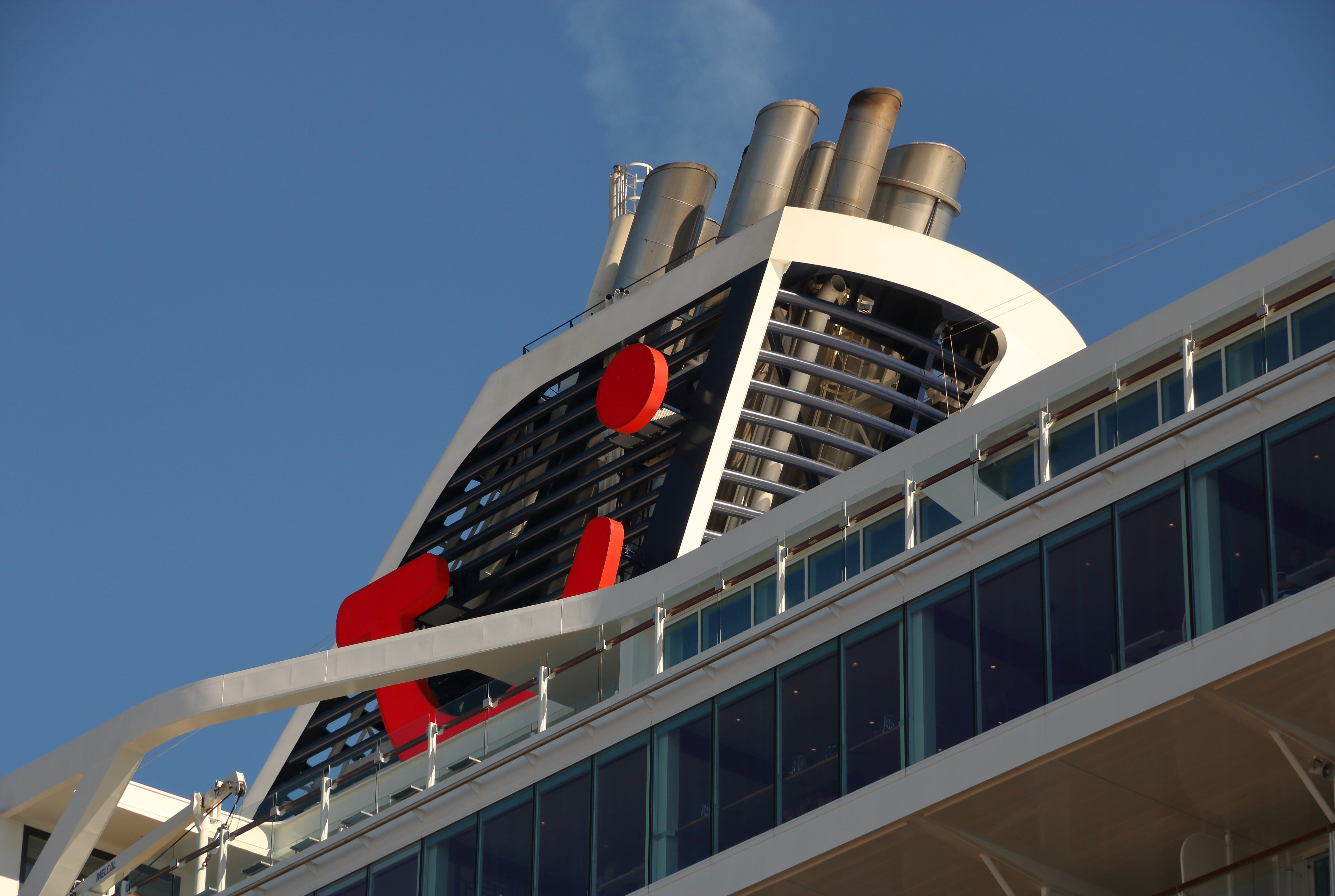 no people, spain, 5K, day, window, vacation, city, arrecife, canary islands, cruise, ship boat, sky, office, business, office building exterior, blue, HD Wallpaper