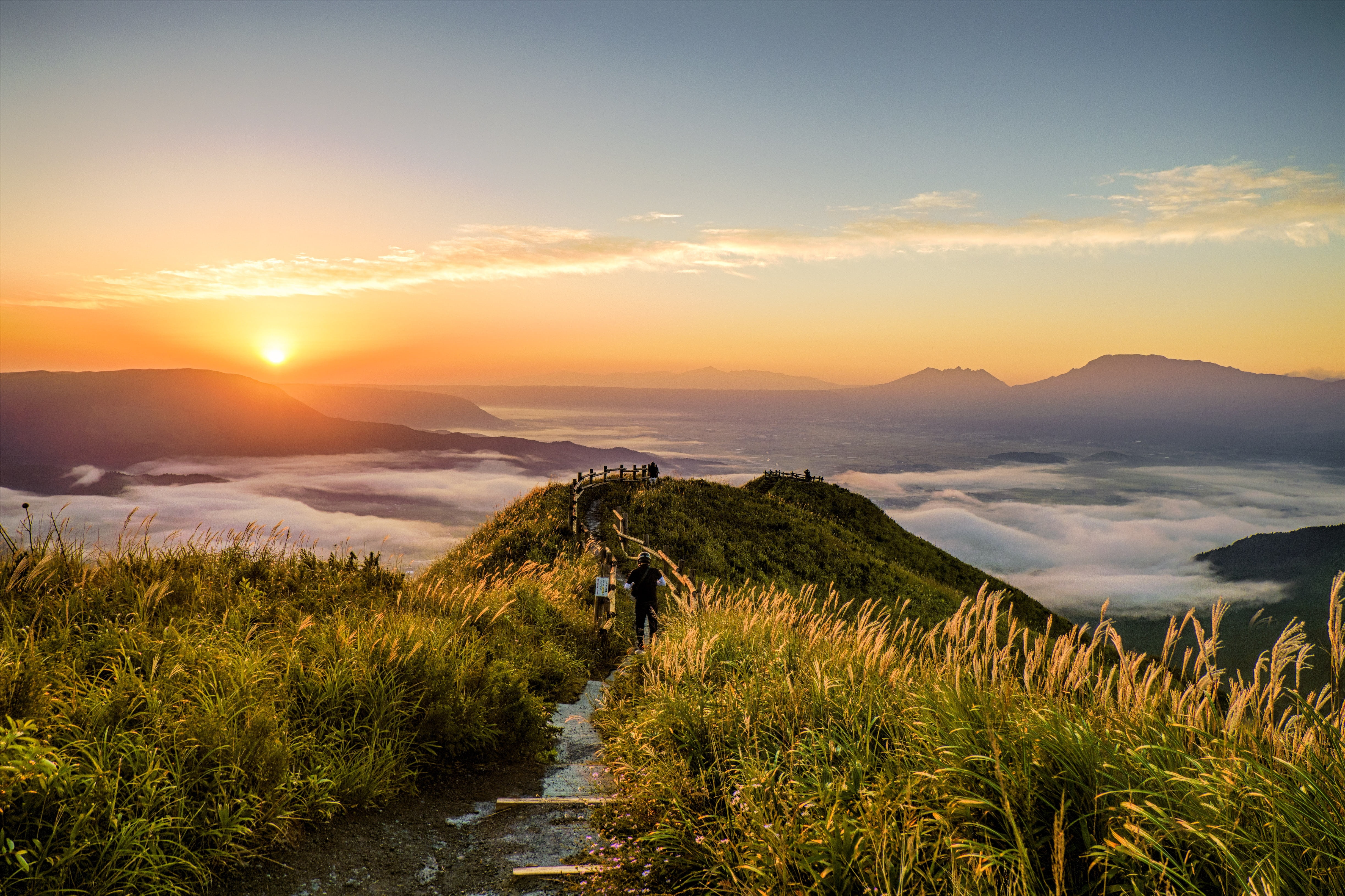 beauty in nature, travel, top, somma, outdoors, 4K, plant, asahi, travel destinations, environment, clouds, cloud - sky, sunrise - Dawn, sea, mountain, HD Wallpaper