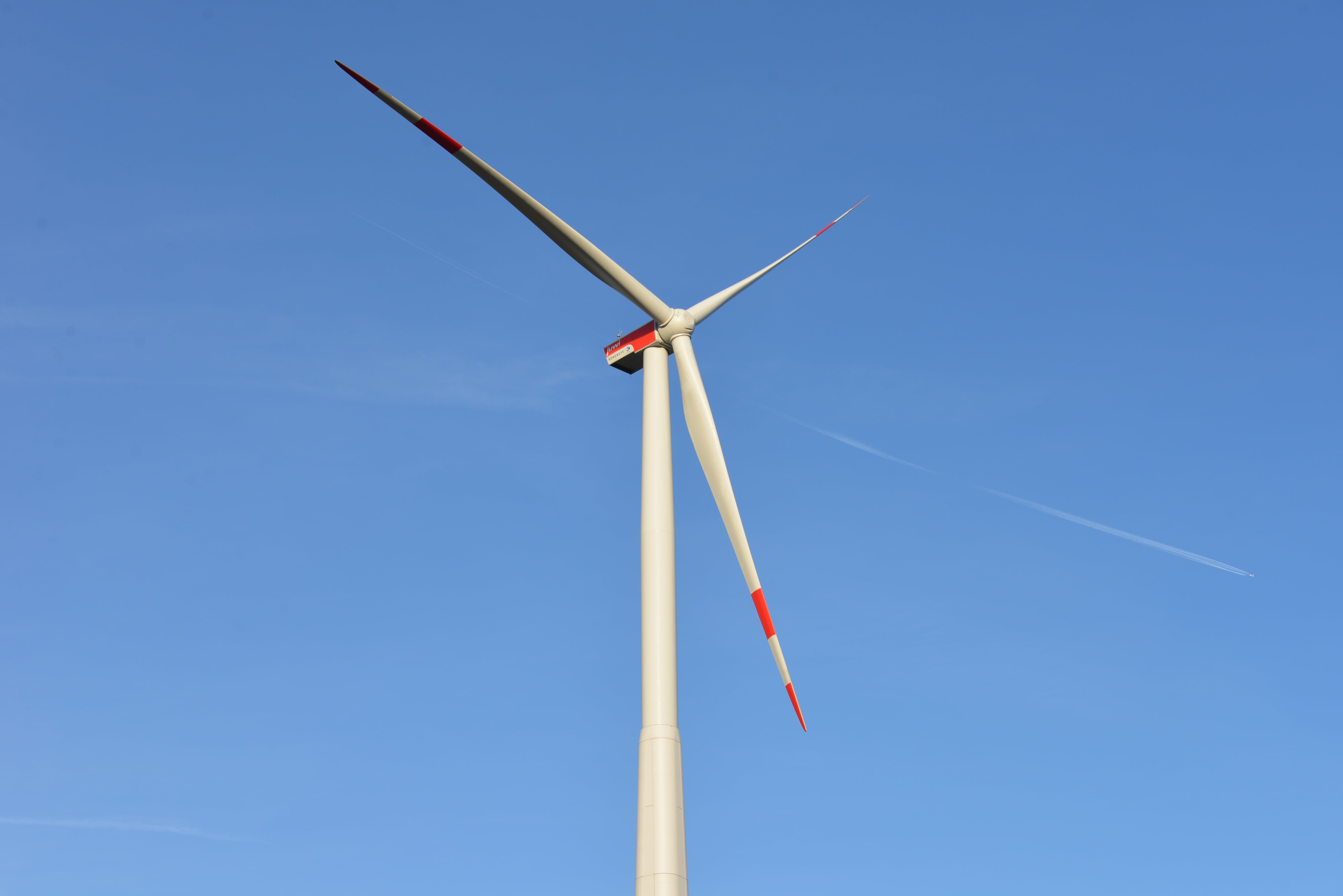 outdoors, day, environmental conservation, power in nature, power generation, blue, winkrafftanlage, sustainable resources, pinwheel, technology, low angle view, HD Wallpaper
