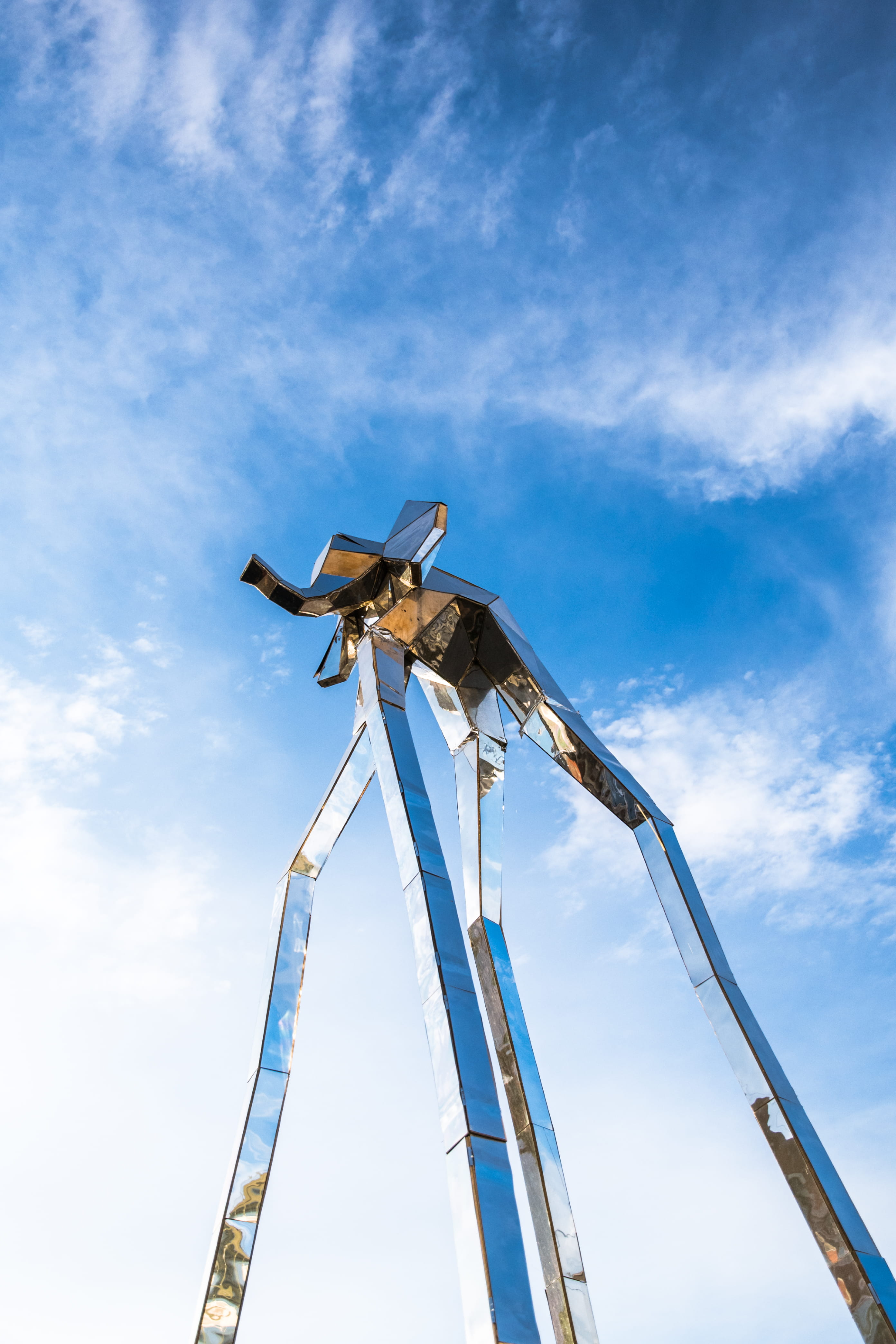 rust, pole, amusement park, turbine, sunlight, built structure, occupation, low angle view, outdoors, sky, building, industrial equipment, architecture, Phone HD Wallpaper