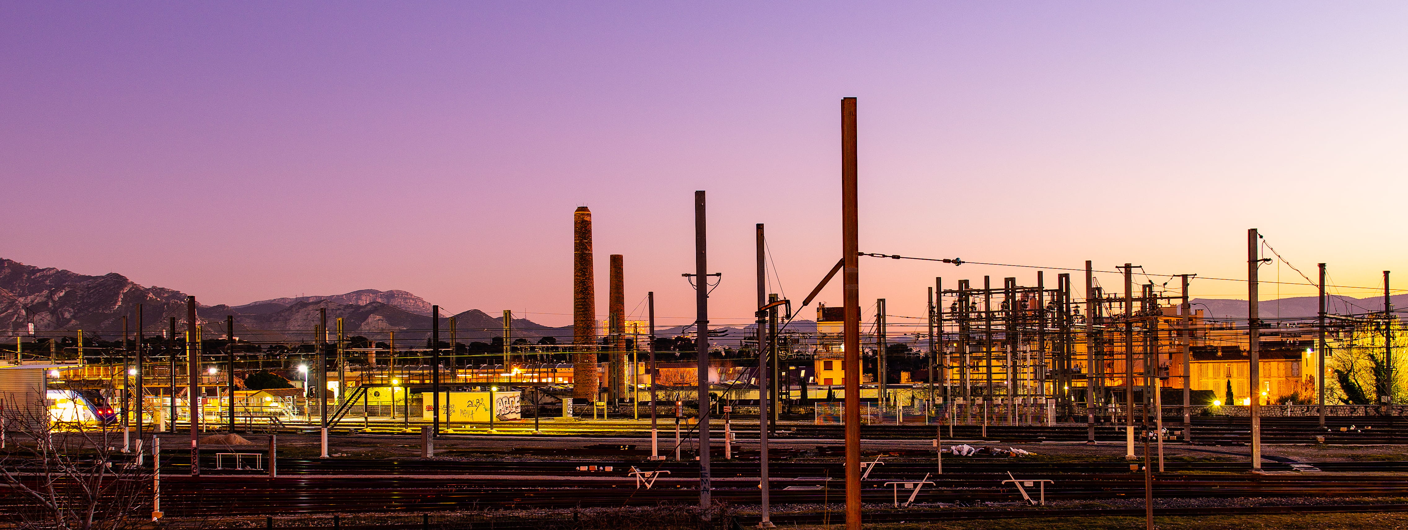 marseille, warehouse, train, pollution, fuel and power generation, outdoors, industry, smoke stack, technology, clear sky, 4K, building, marseille blancarde, HD Wallpaper