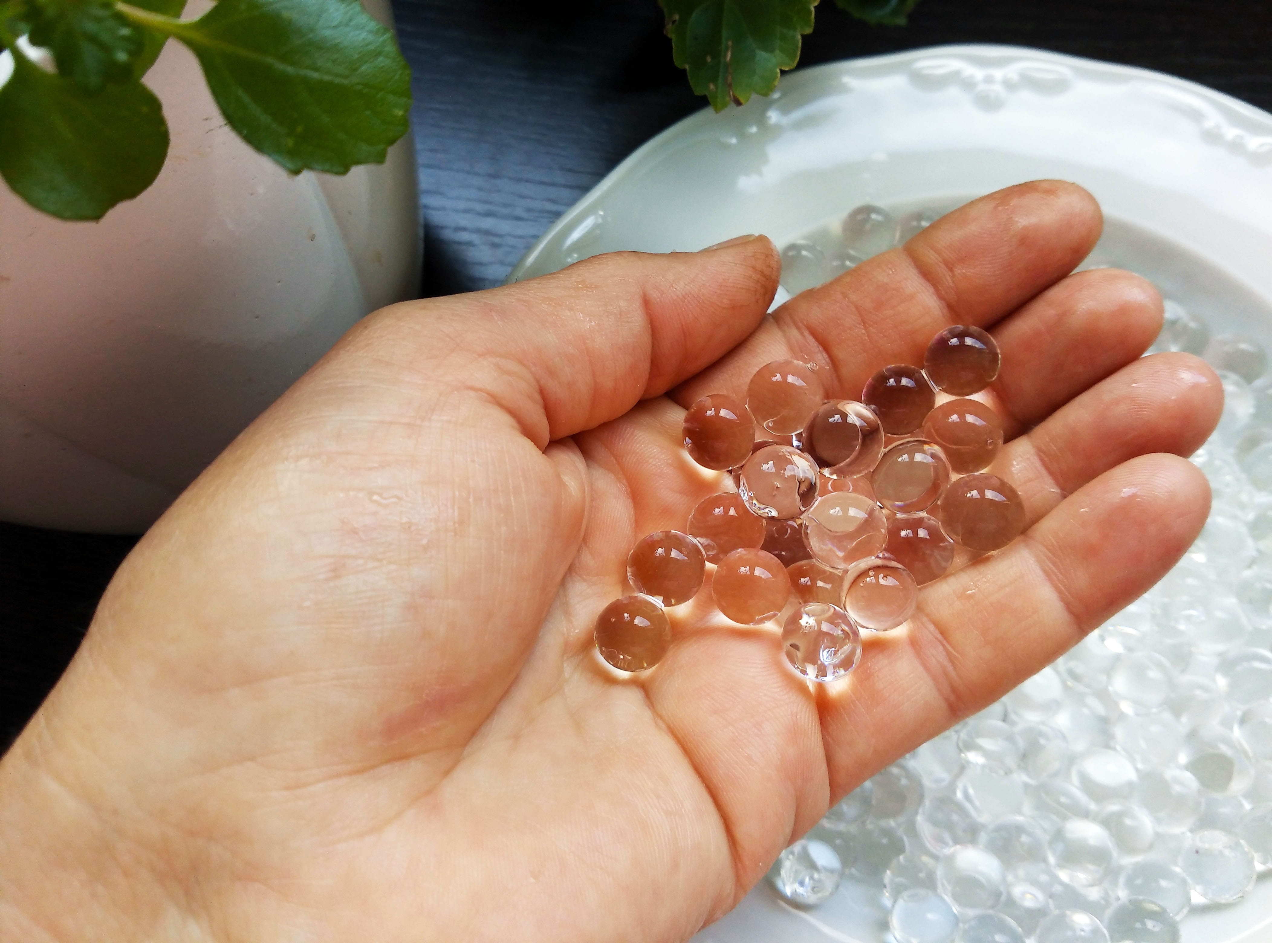 unrecognizable person, autoriego, irrigation, 4K, human body part, clean, human hand, balls of gel, real people, saving water, hygiene, water, one person, HD Wallpaper