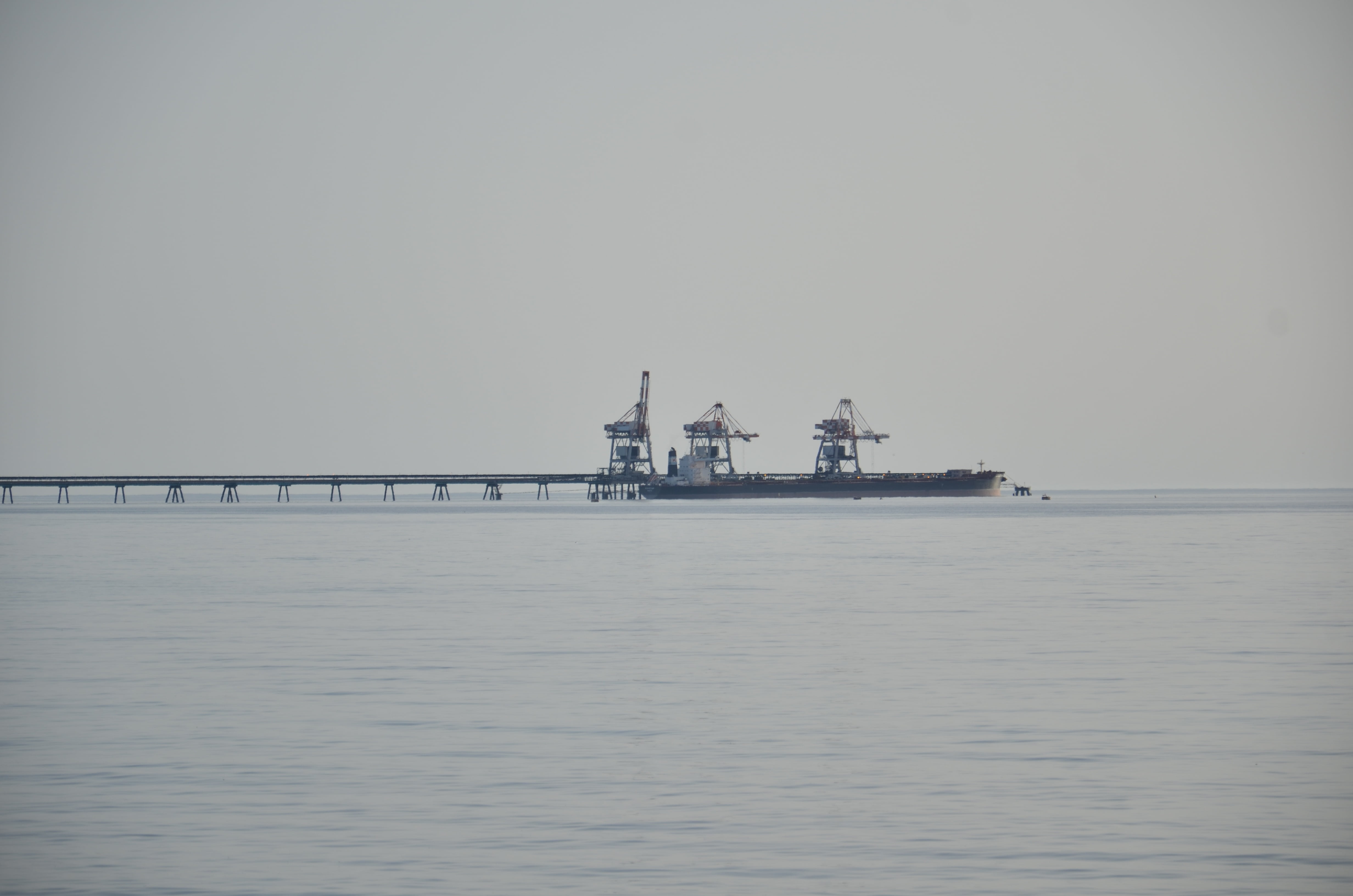 offshore platform, pier, ship, sea, machinery, transportation, cargo Container, architecture, industry, crane - construction machinery, oil industry, no people, HD Wallpaper
