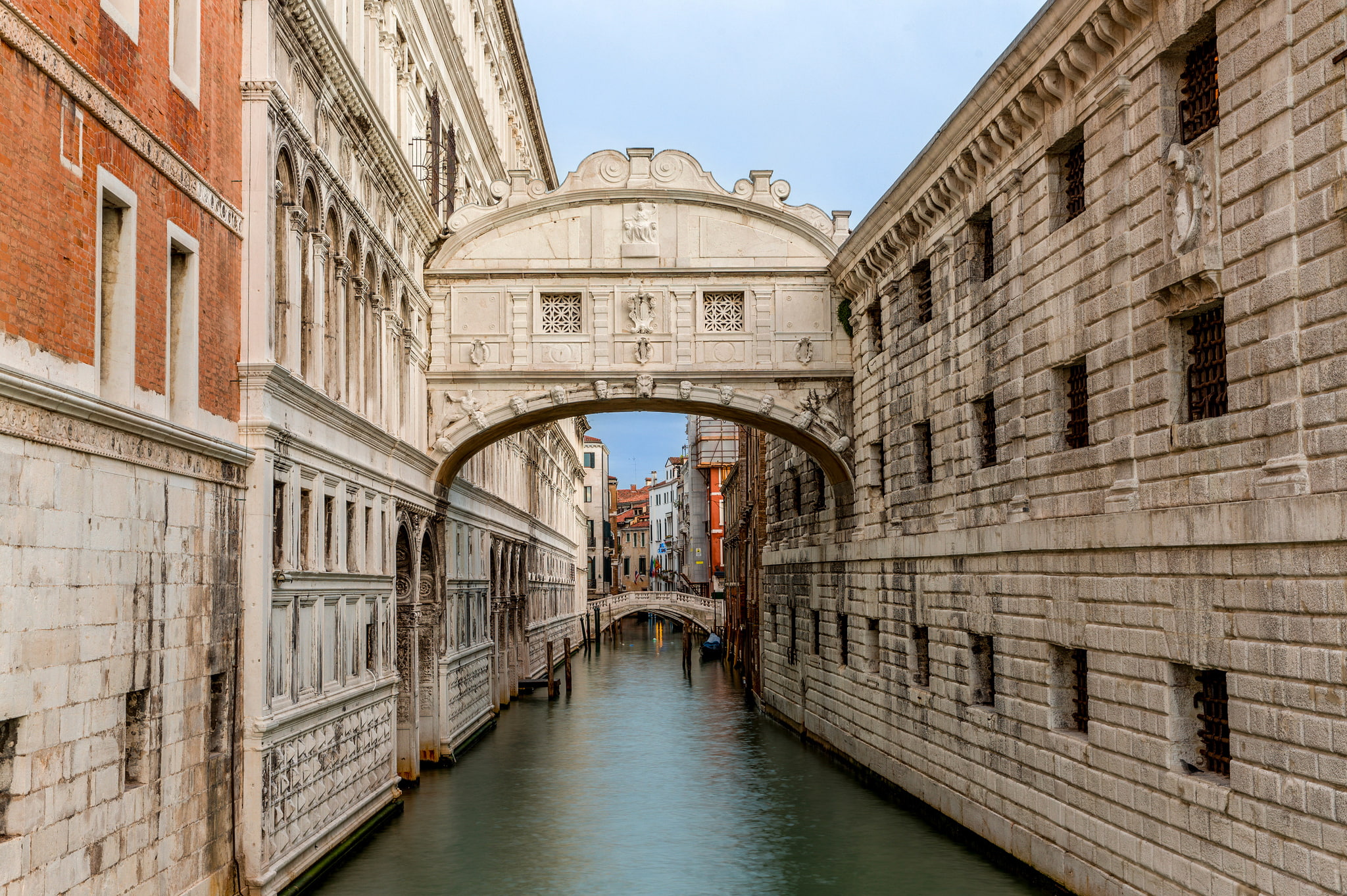 travel destinations, incidental people, Palace channel, arch bridge, city, 1080P, water, the Doges Palace, gondola - traditional boat, the sky, connection, HD Wallpaper