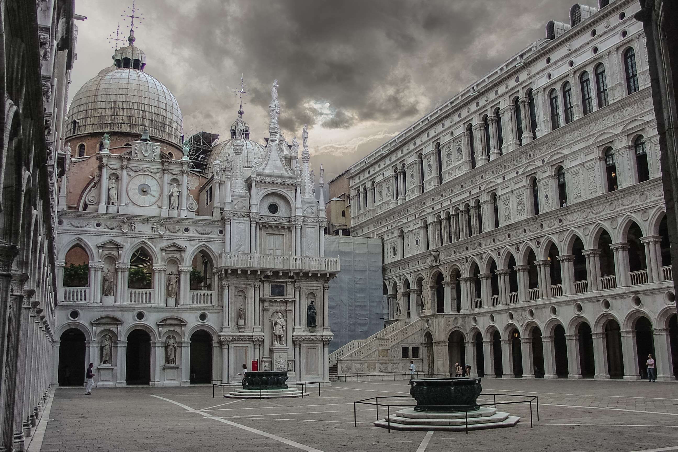 arch, historically, church, monument, building exterior, landmark, spirituality, famous, italy, dark clouds, architecture, city, dome, doges palace, italian, HD Wallpaper