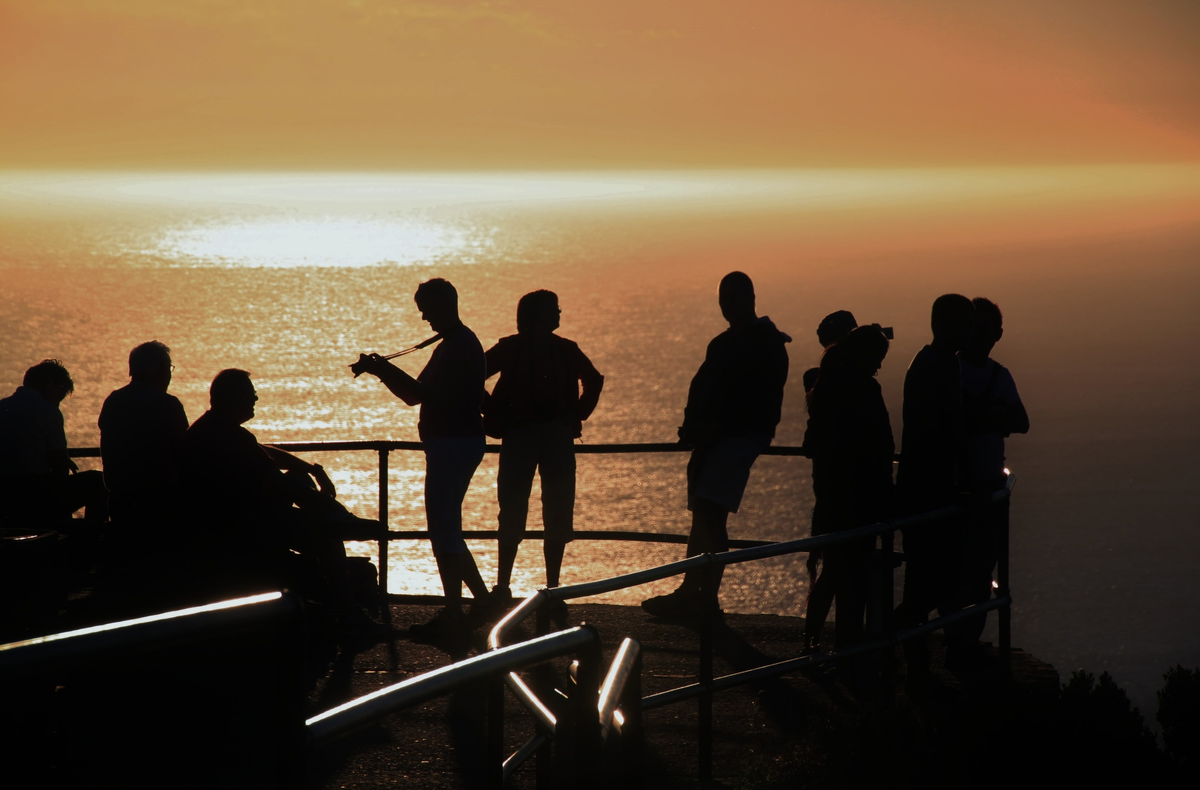 sunset, near, personal, men, atmospheric, sea, lifestyles, people, light, horizon over water, beach, abendstimmung, daytime, coast, group Of People, horizon, HD Wallpaper
