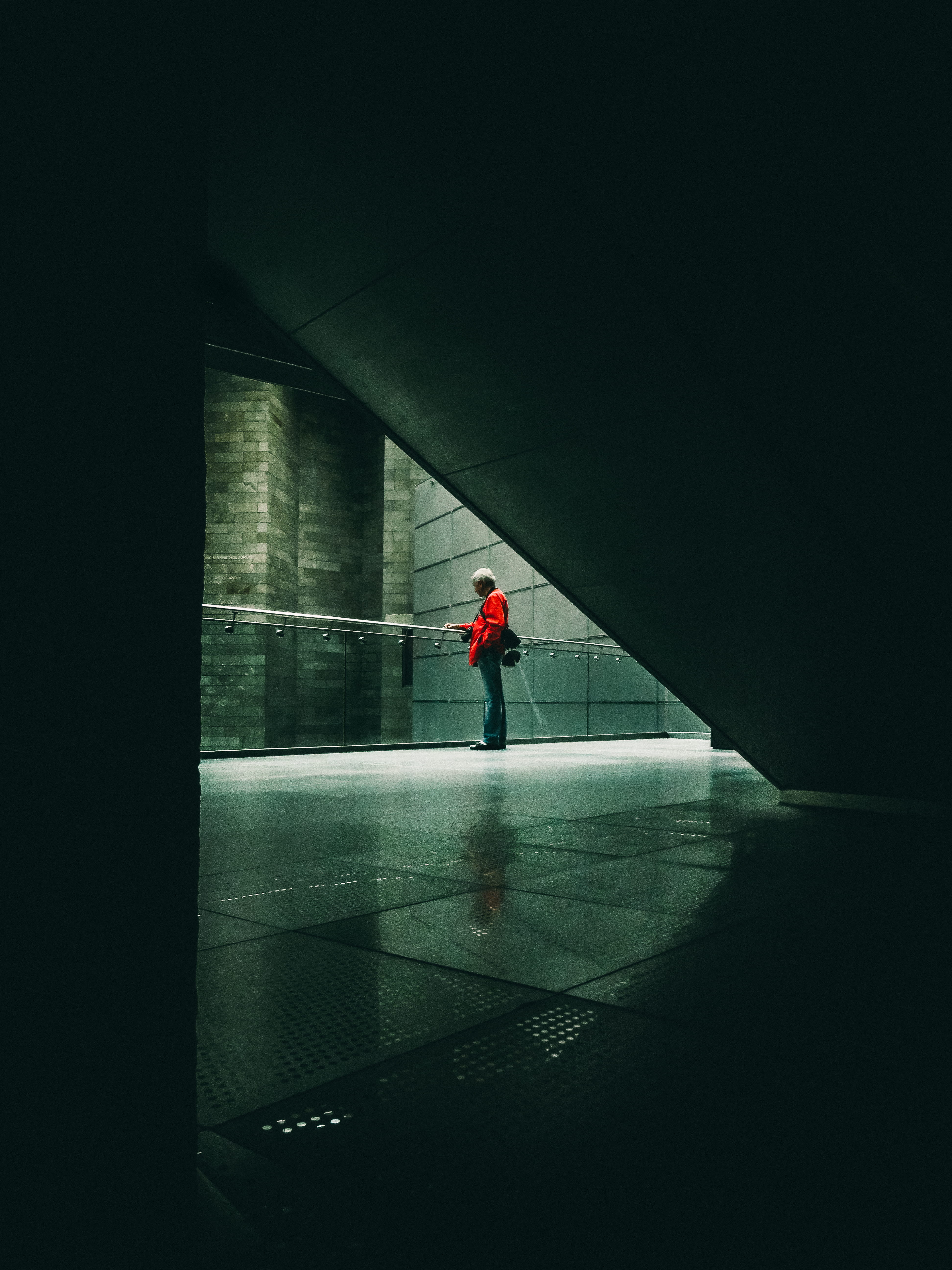 motion, architecture, beside, direction, adult, shadow, silhouette, lifestyles, reflection, person, men, tunnel, people, handrail, solitude, transportation, Phone HD Wallpaper