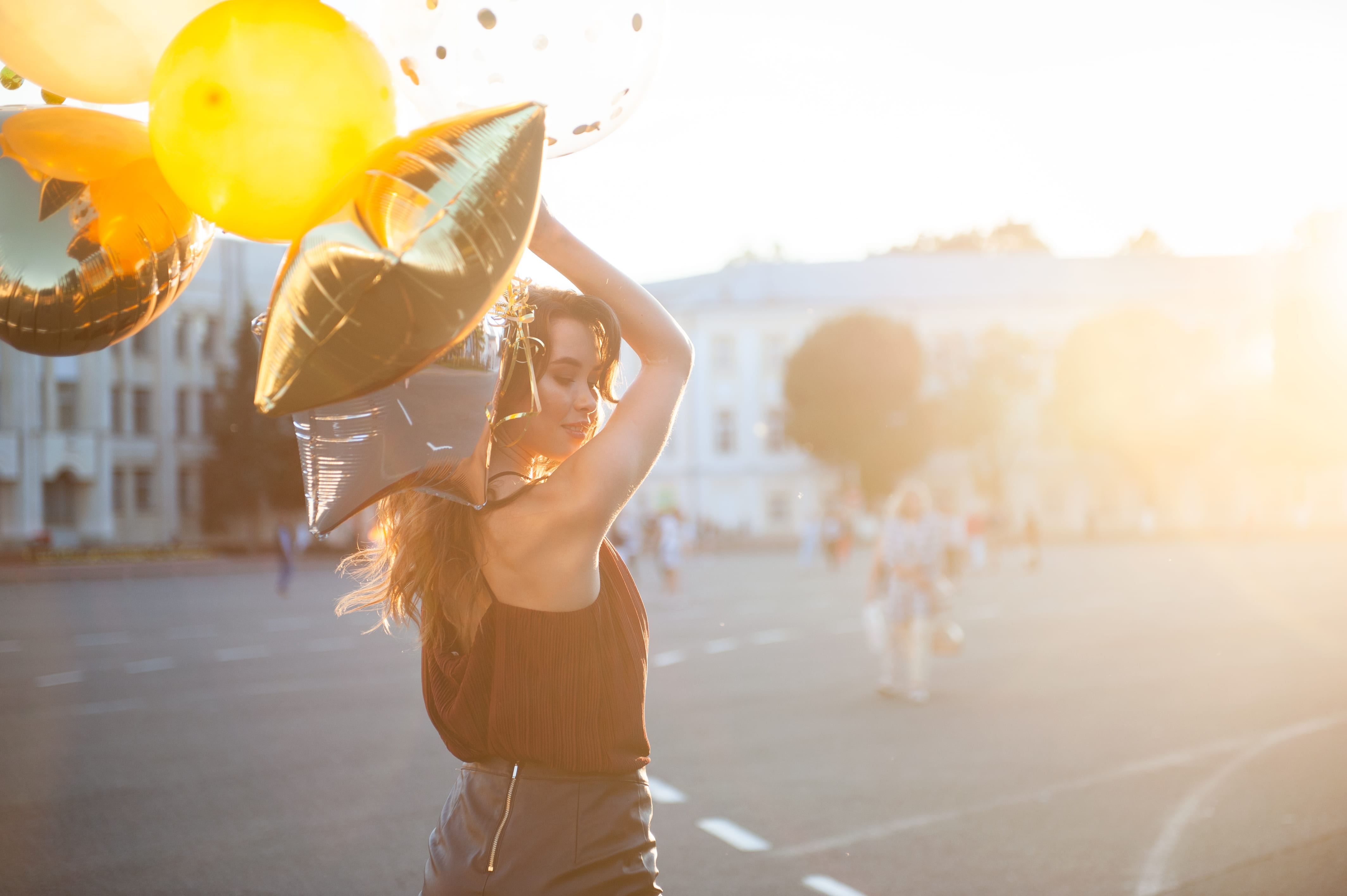 holiday, women, adult, focus on foreground, young adult, silver, party, portrait, sunlight, nature, lifestyles, enjoyment, outdoors, casual clothing, sun, HD Wallpaper