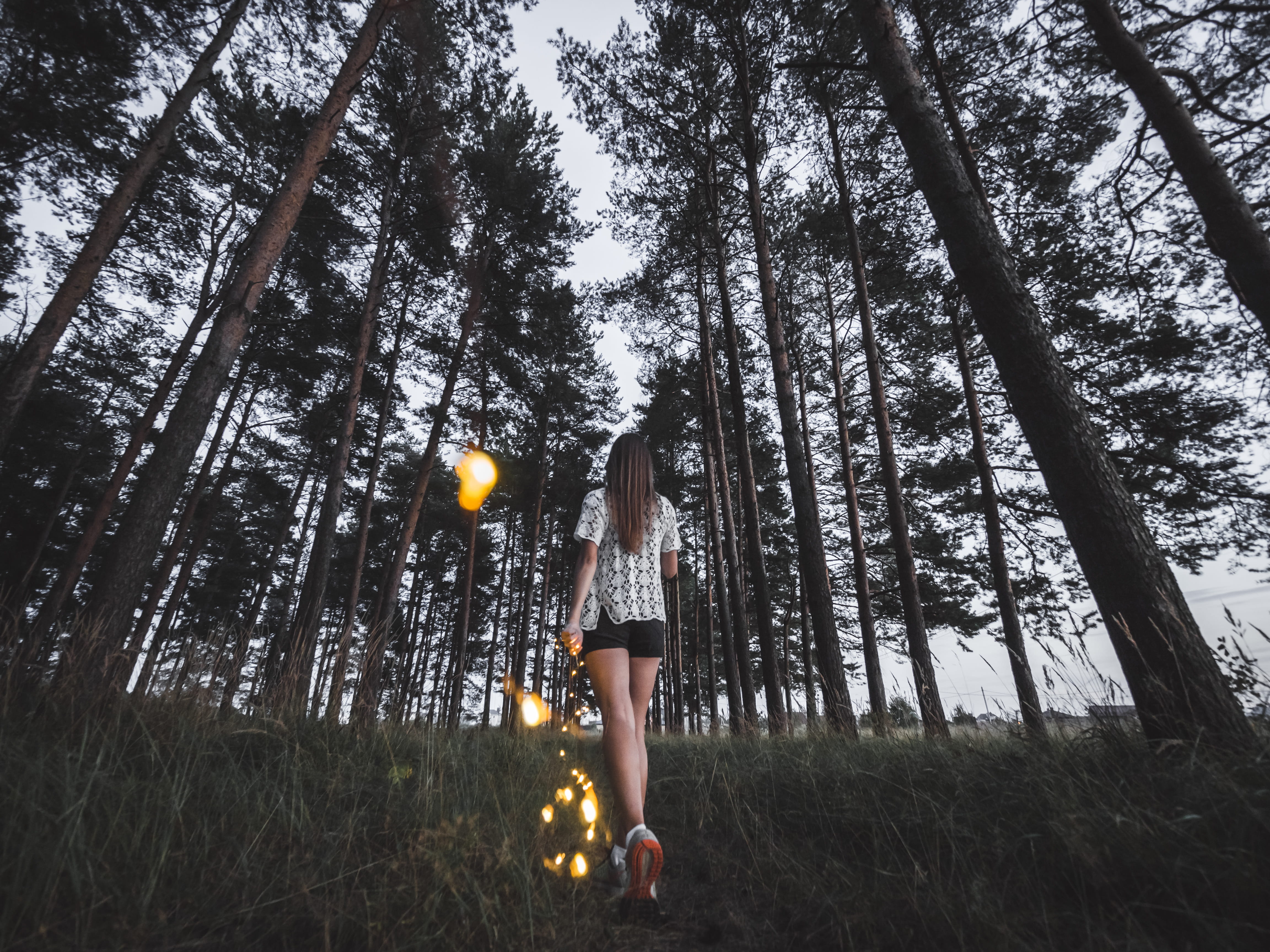 electric, copy Space, womna, balloon, outdoors, grass, sky, adult, girl, ball, illumintaed, green Color, magic, walking, summer, day, vitality, fun, HD Wallpaper