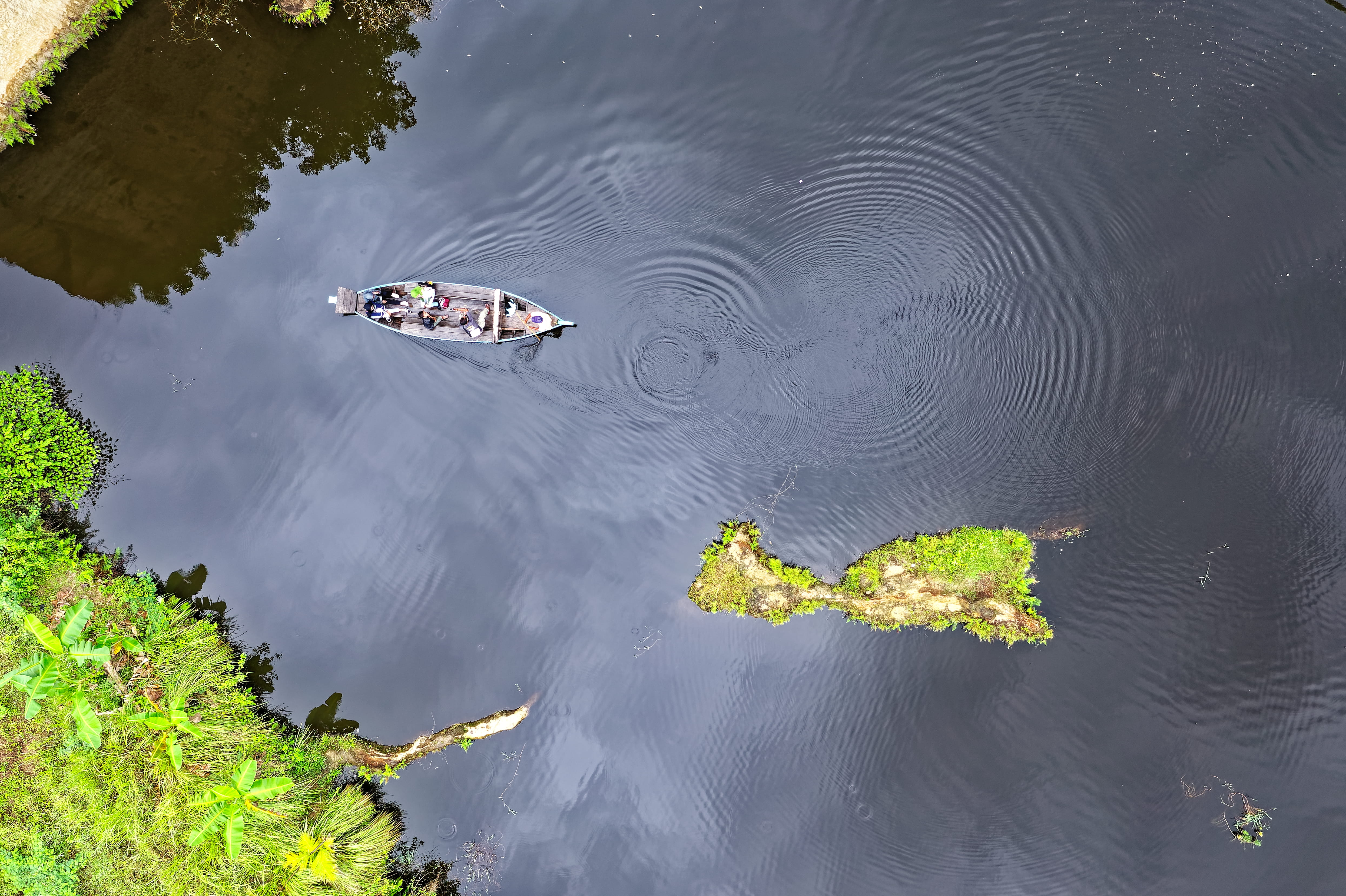 indoensia, middle, mode of transportation, outdoors, boat, floating on water, view, tree, ripple, aerial shot, body, transportation, birds eye view, reflection, HD Wallpaper