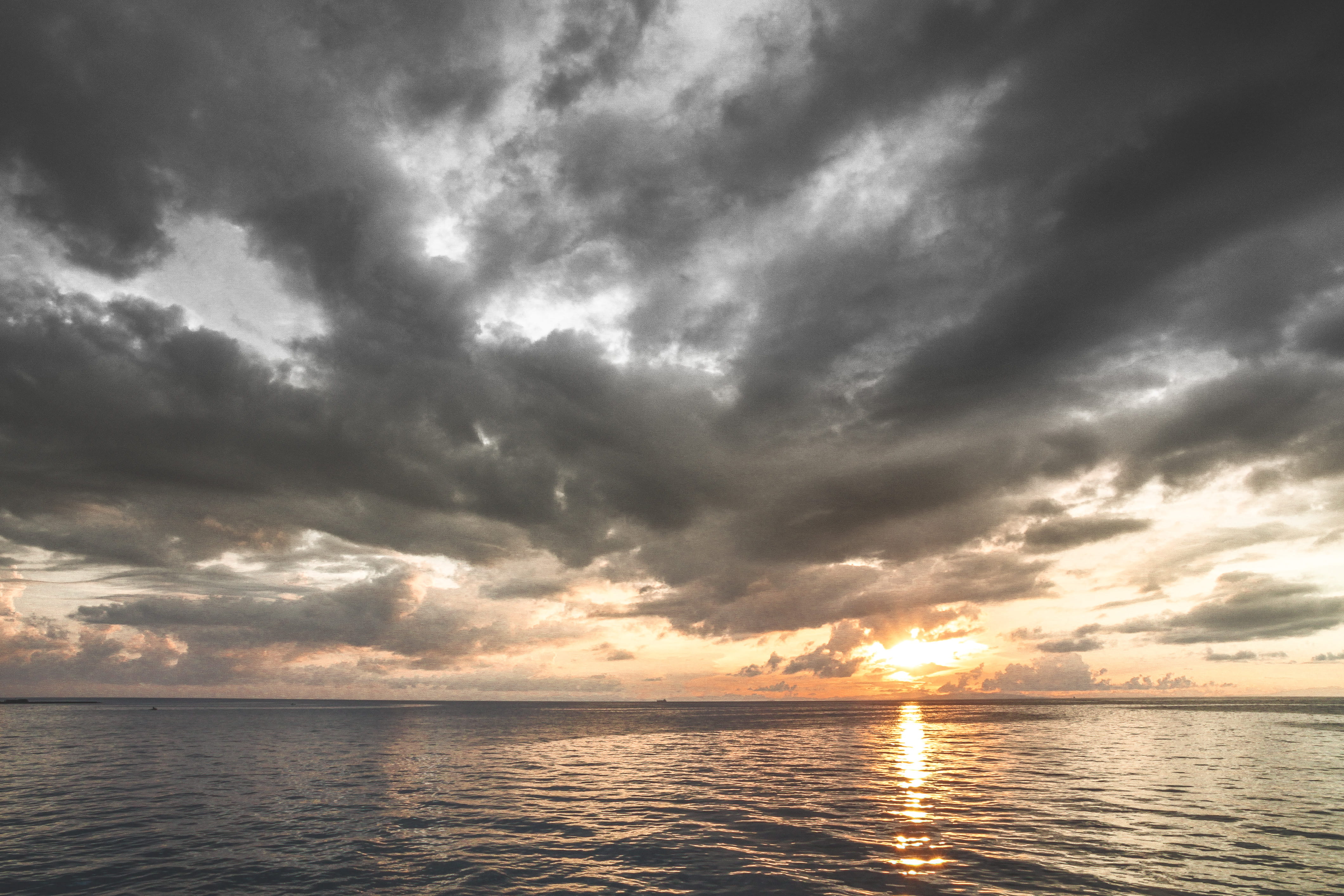 outdoors, sea, cloudscape, sunset, tranquility, sunrise, sun, tropical climate, nature, water, reflection, dramatic sky, clouds, idyllic, horizon over water, HD Wallpaper