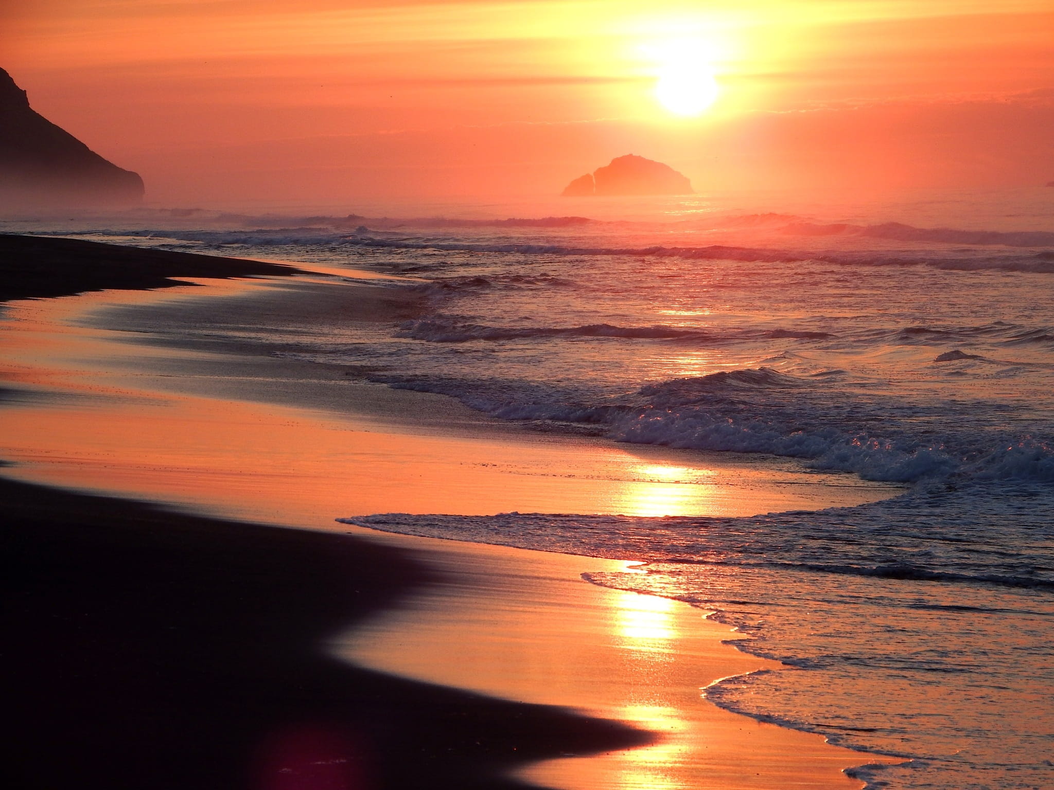shore, orange color, golden, seascape, sky, sun, scenics - nature, sunrise, beauty in nature, seafoam, reflection, romantic sky, tranquil scene, horizon, HD Wallpaper