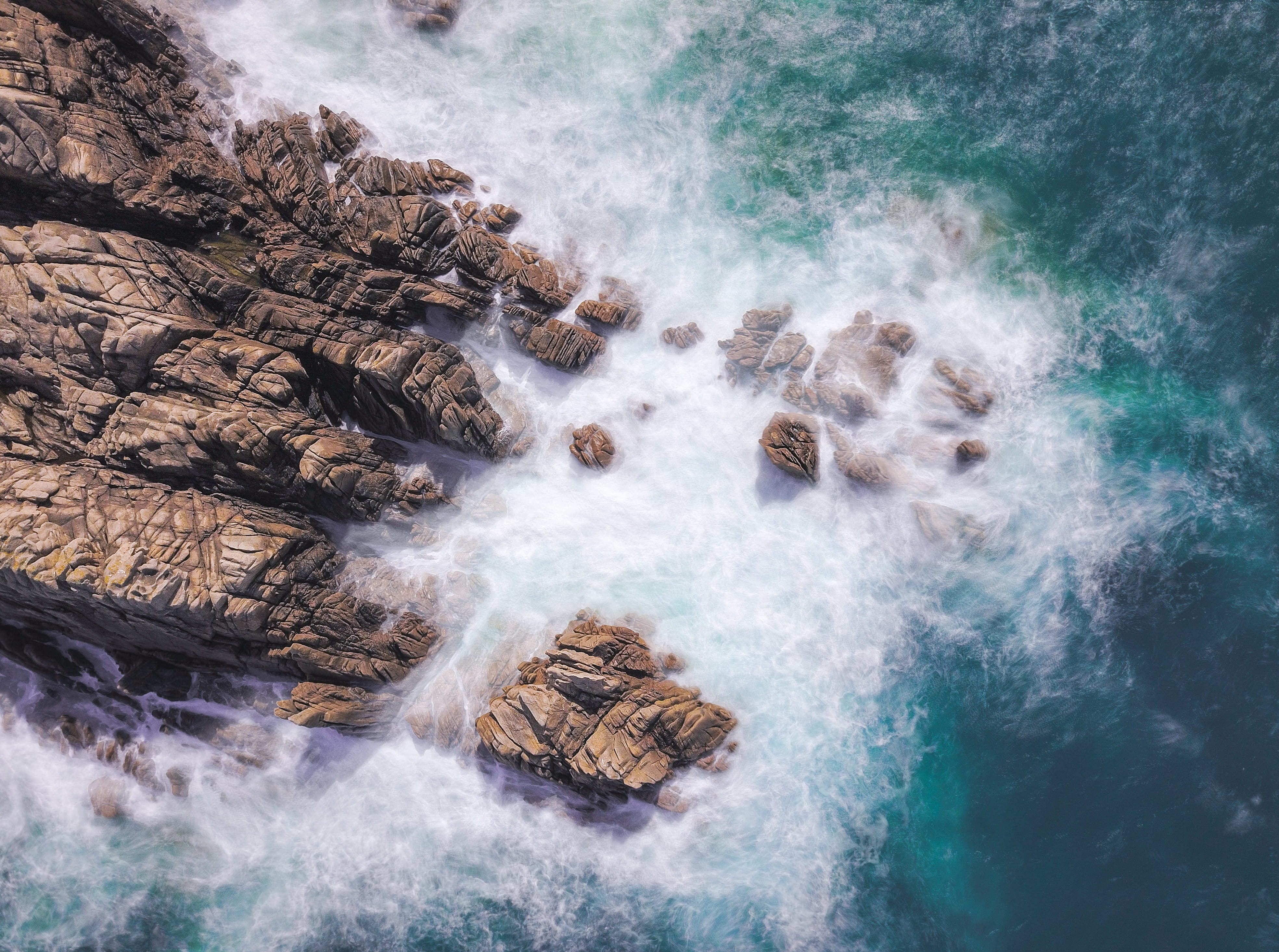 coast, beauty in nature, cliff, water, flowing water, cobo bay, no people, rock - object, 4K, rock formation, power in nature, motion, smoke - physical structure, HD Wallpaper
