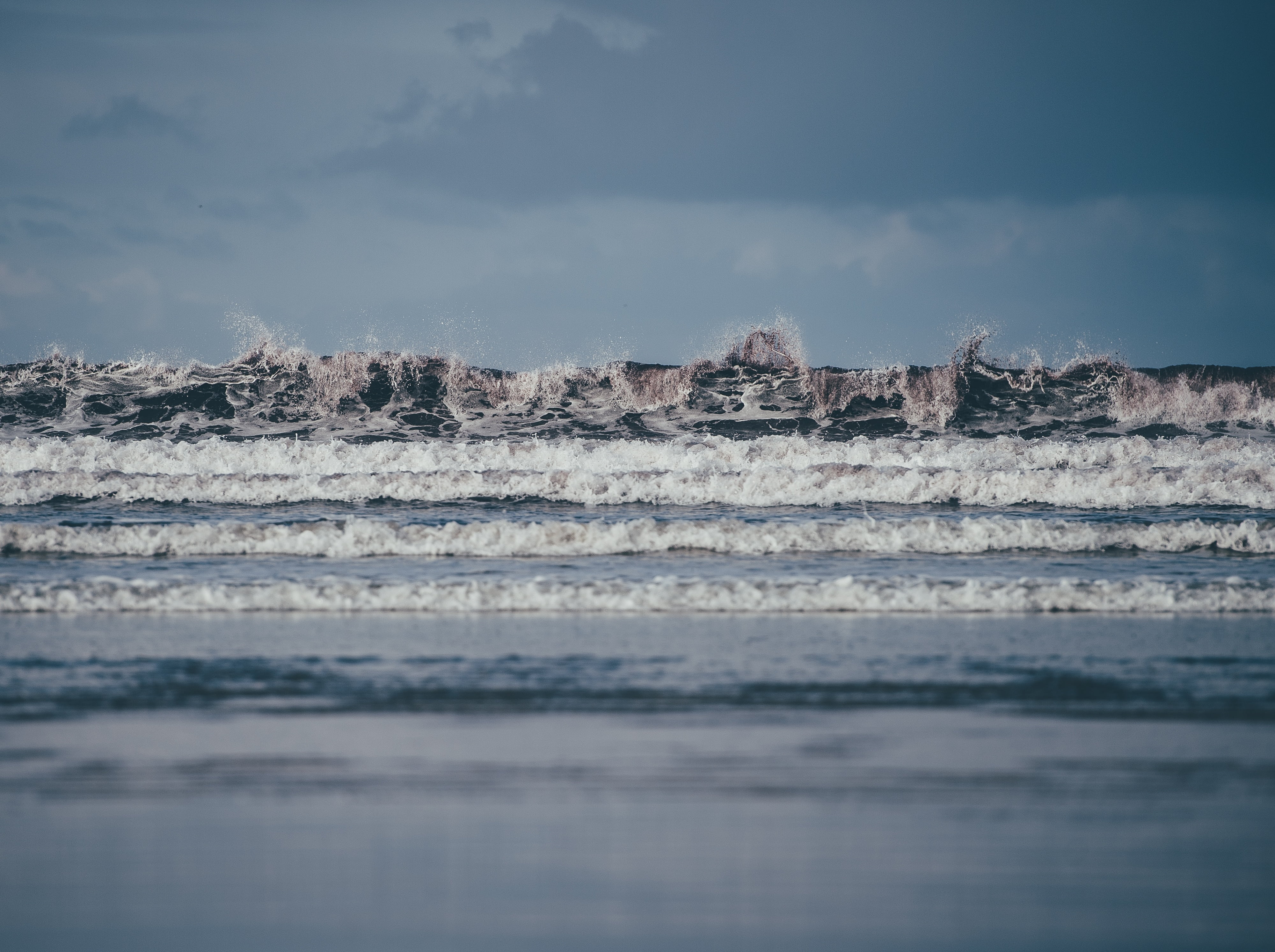 wave, seashore, seascape, nature, outdoors, ocean, photo, sky, daytime, 4K, waves, seawaves, water, tranquility, waterfront, power in nature, no people, HD Wallpaper