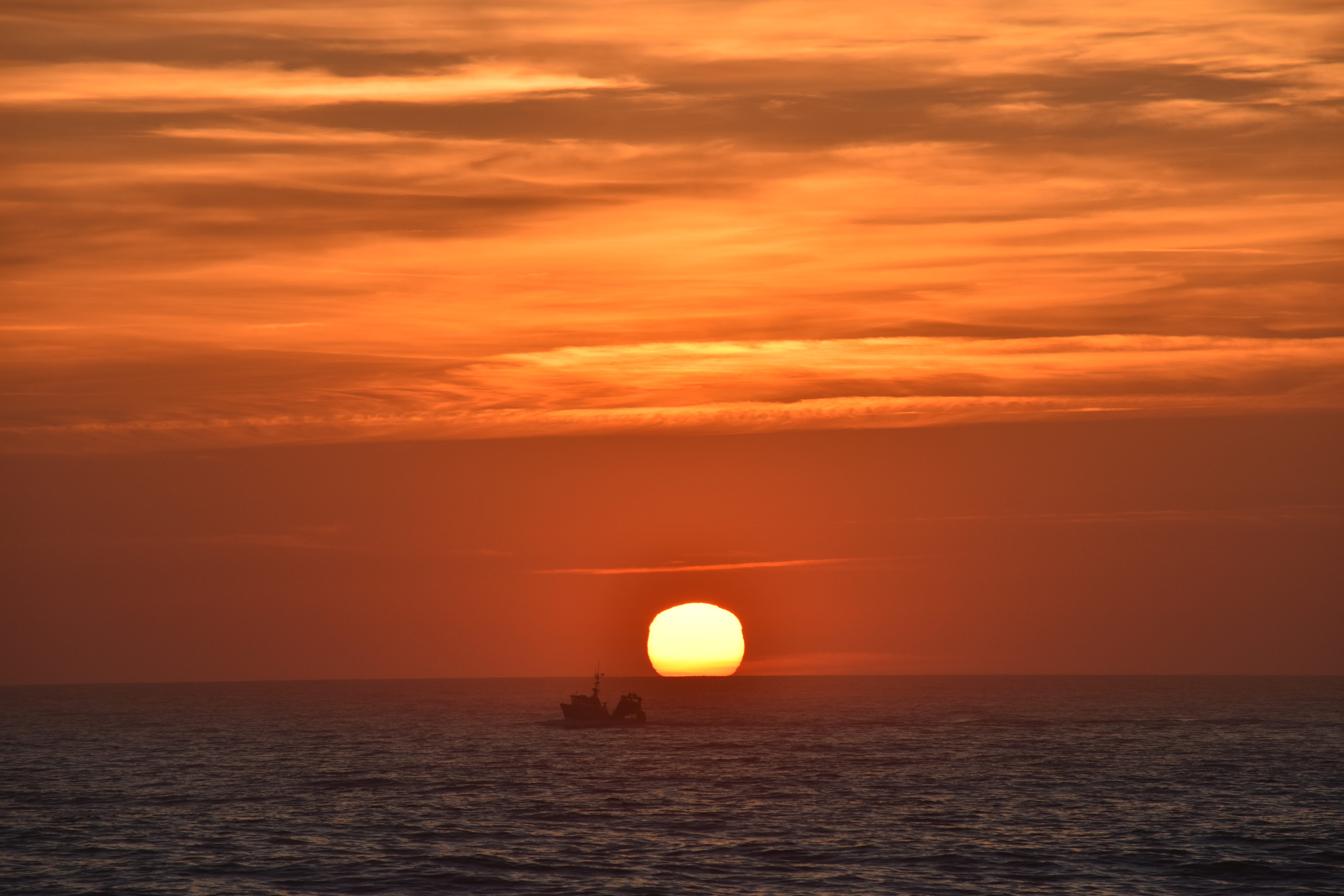 dawn, orange color, human, person, flare, hossegor, nautical vessel, no people, scenics - nature, tranquility, dusk, sailing, red sky, idyllic, sky, dramatic sky, HD Wallpaper