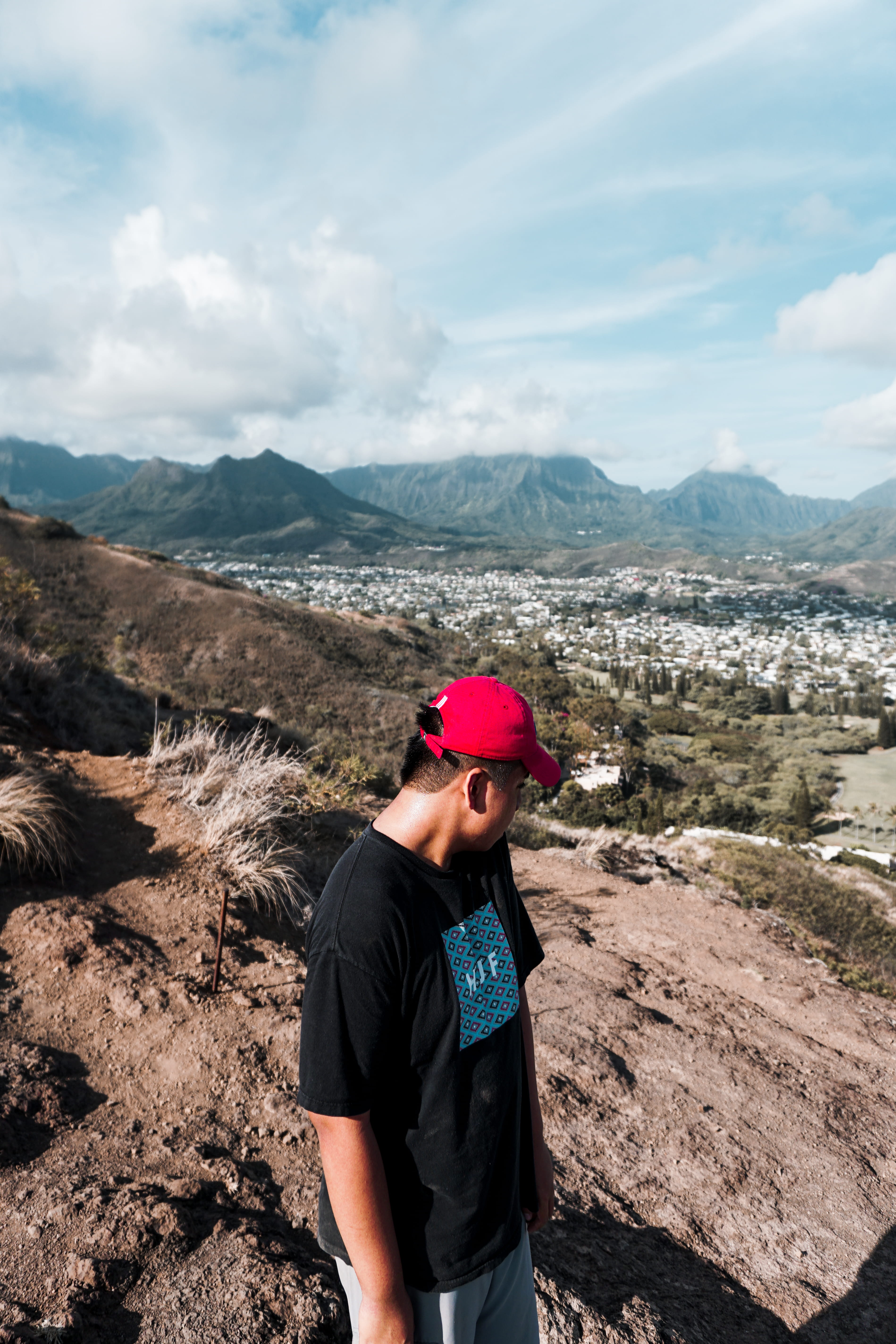 adult, cloud - sky, hill, lifestyles, hiking, casual clothing, mountains, young adult, real people, leisure activity, 5K, standing, earth, hawaii, kailua, Phone HD Wallpaper