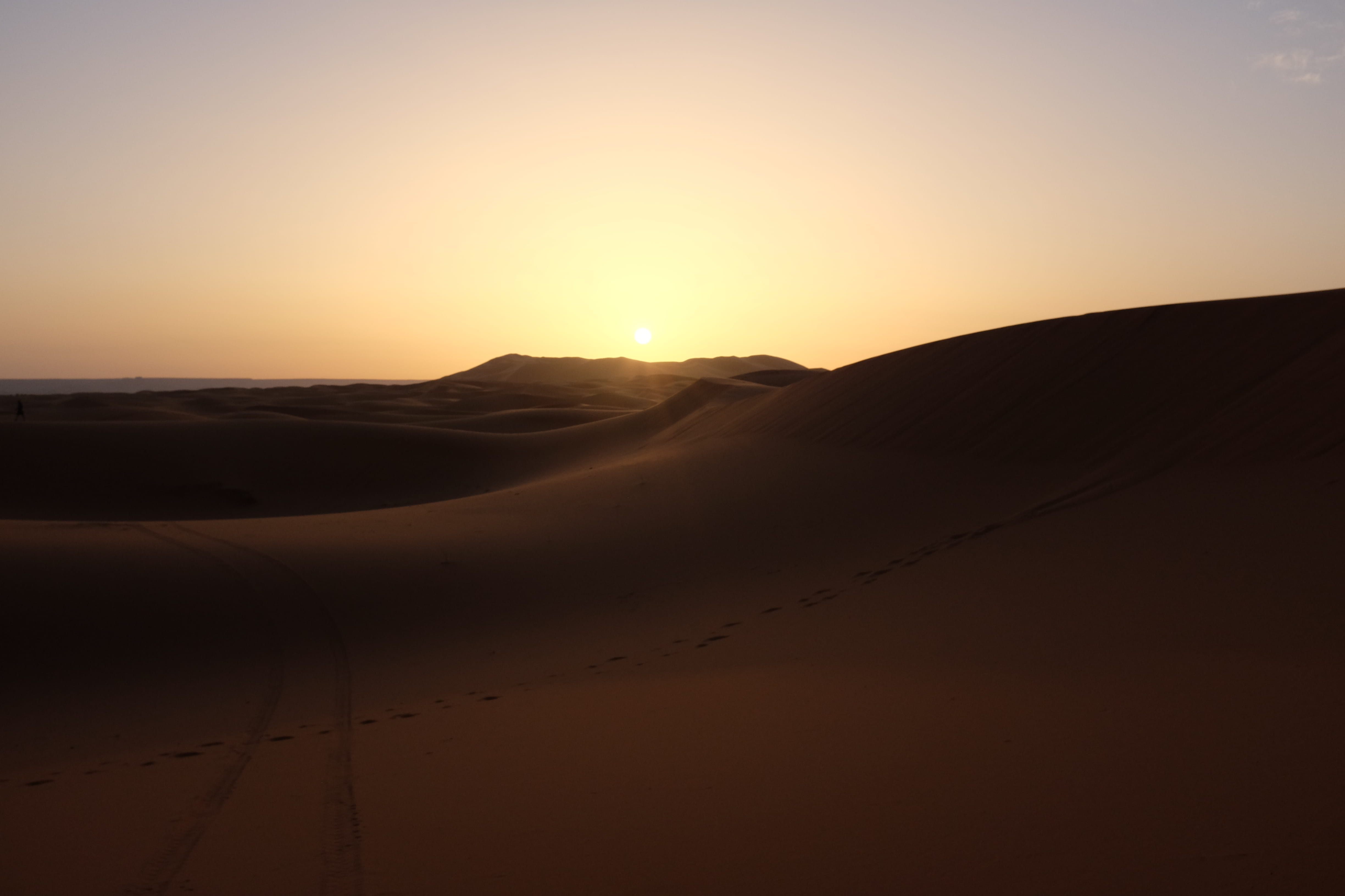 soil, sun, outdoors, tranquility, beauty in nature, scenics - nature, photography, sunset, beach, minimal, nature, tranquil scene, horizon, dune, sunlight, HD Wallpaper