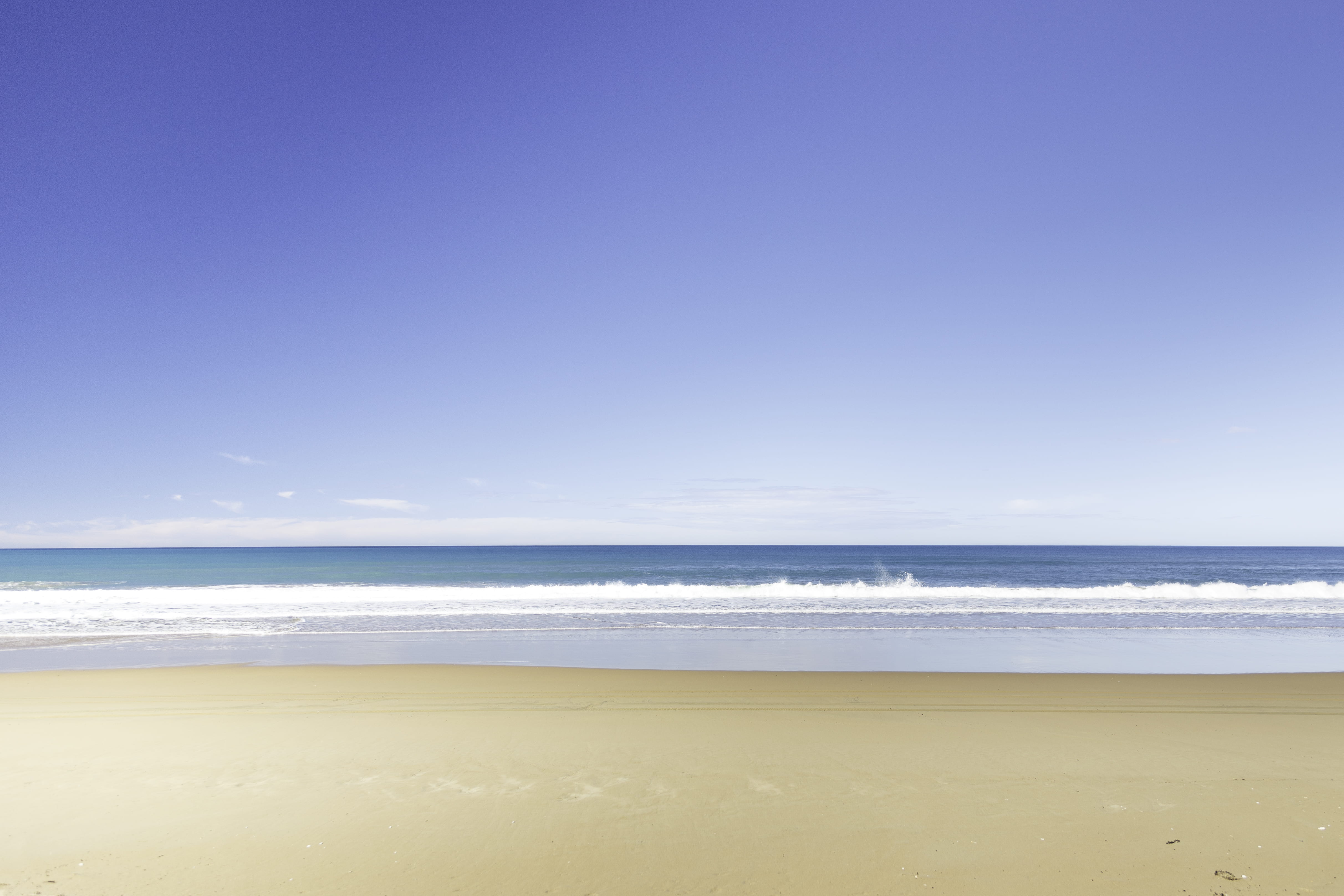 beauty in nature, outdoors, waves, sky, no people, copy space, sea, waters edge, tranquility, wave, blue sky, ocean, scenics - nature, morning, minimal, HD Wallpaper
