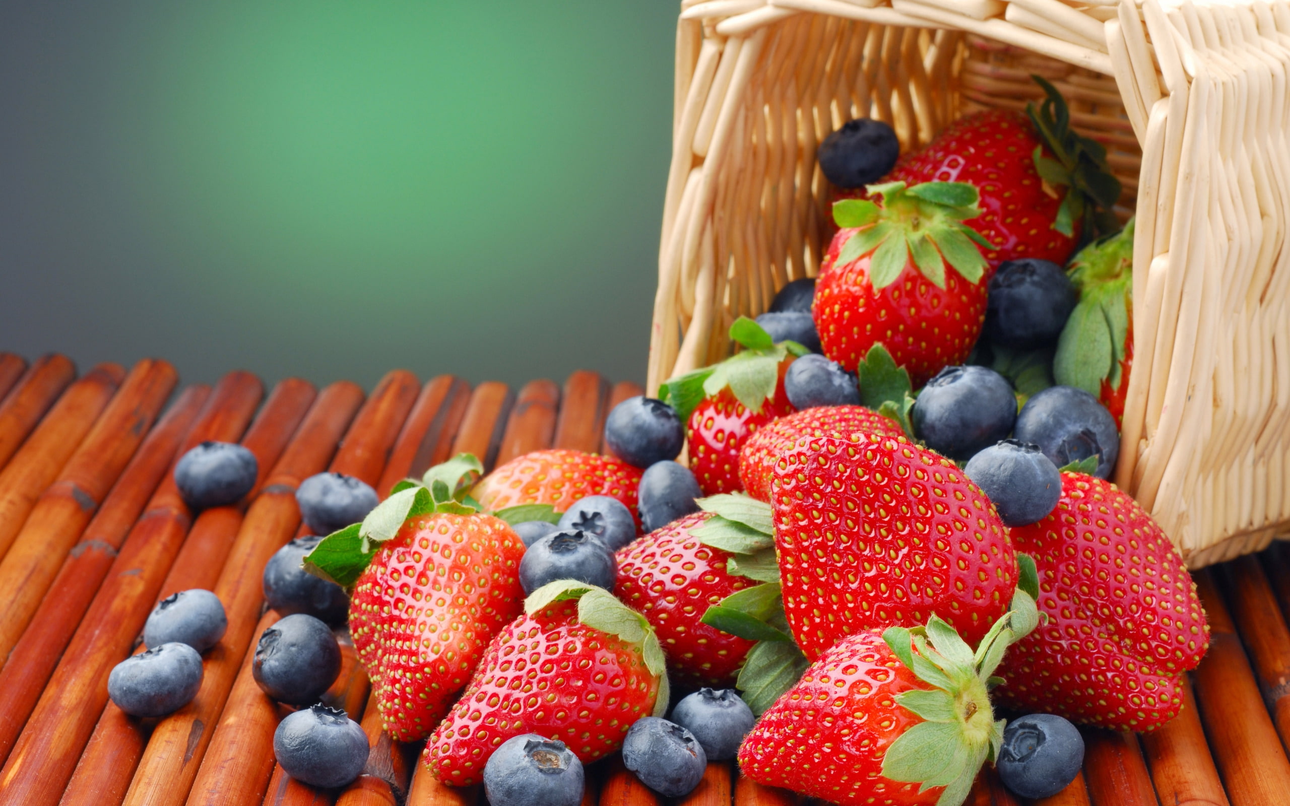 strawberry, 2K, fruits, blueberry, HD Wallpaper