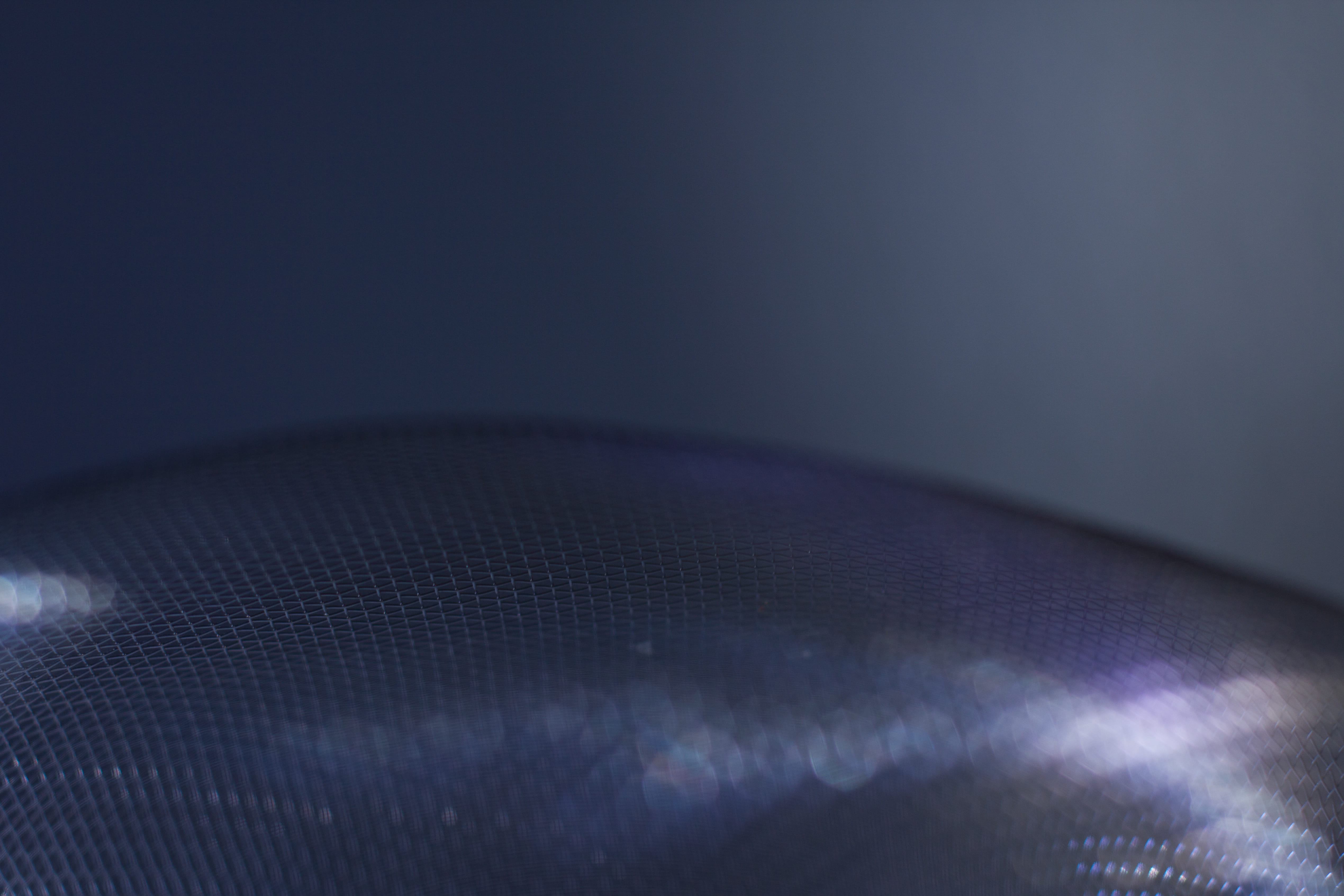 macro, textured, blue, dish, computer, extreme close-up, reflection, music, selective focus, close-up, copy space, red, colored background, lights, indoors, HD Wallpaper