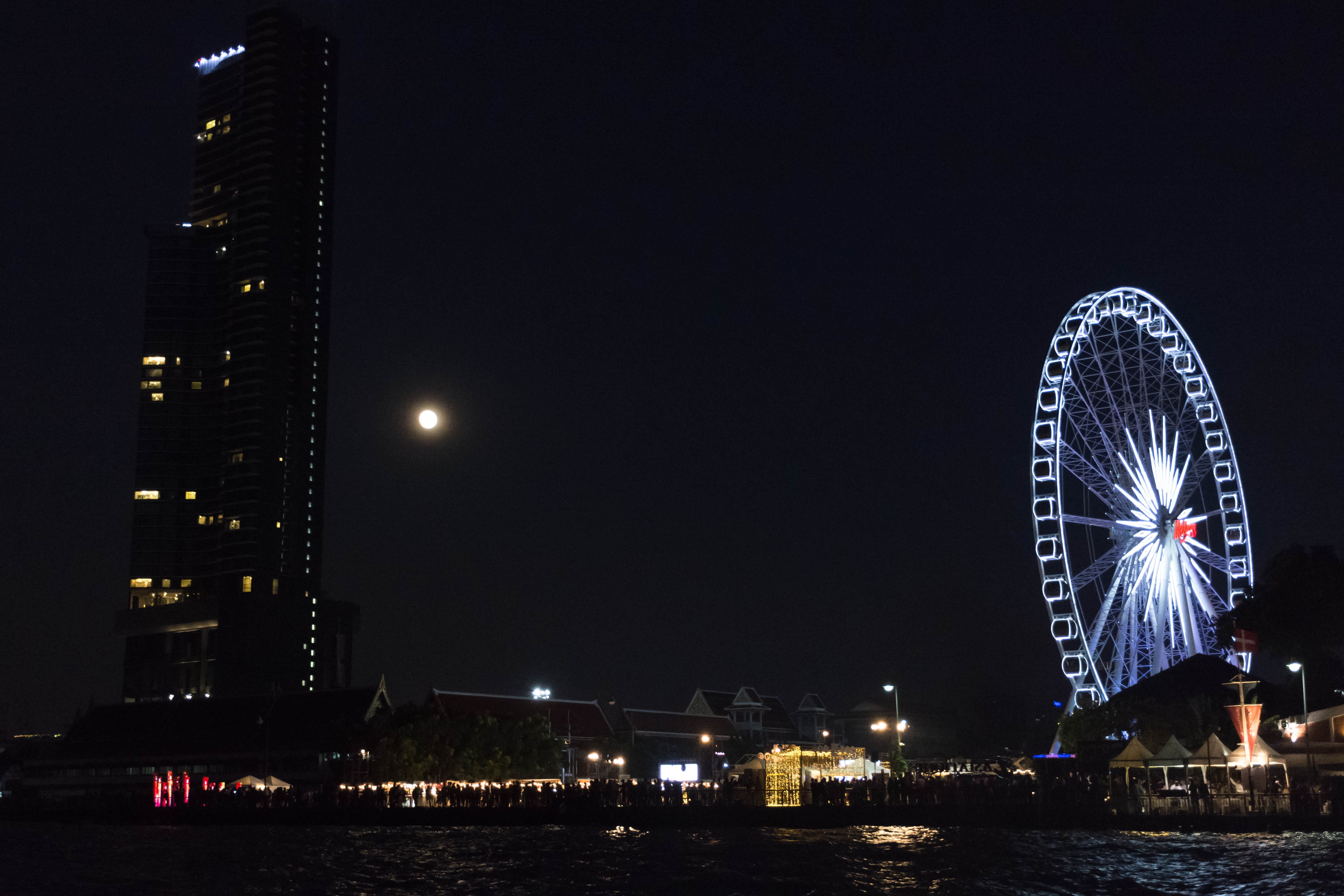 outdoors, night, cityscape, ferris wheel, shadow, tall - high, amusement park, sunproof, summer, nightlife, block the sun, cloud, sea, arts culture and entertainment, HD Wallpaper