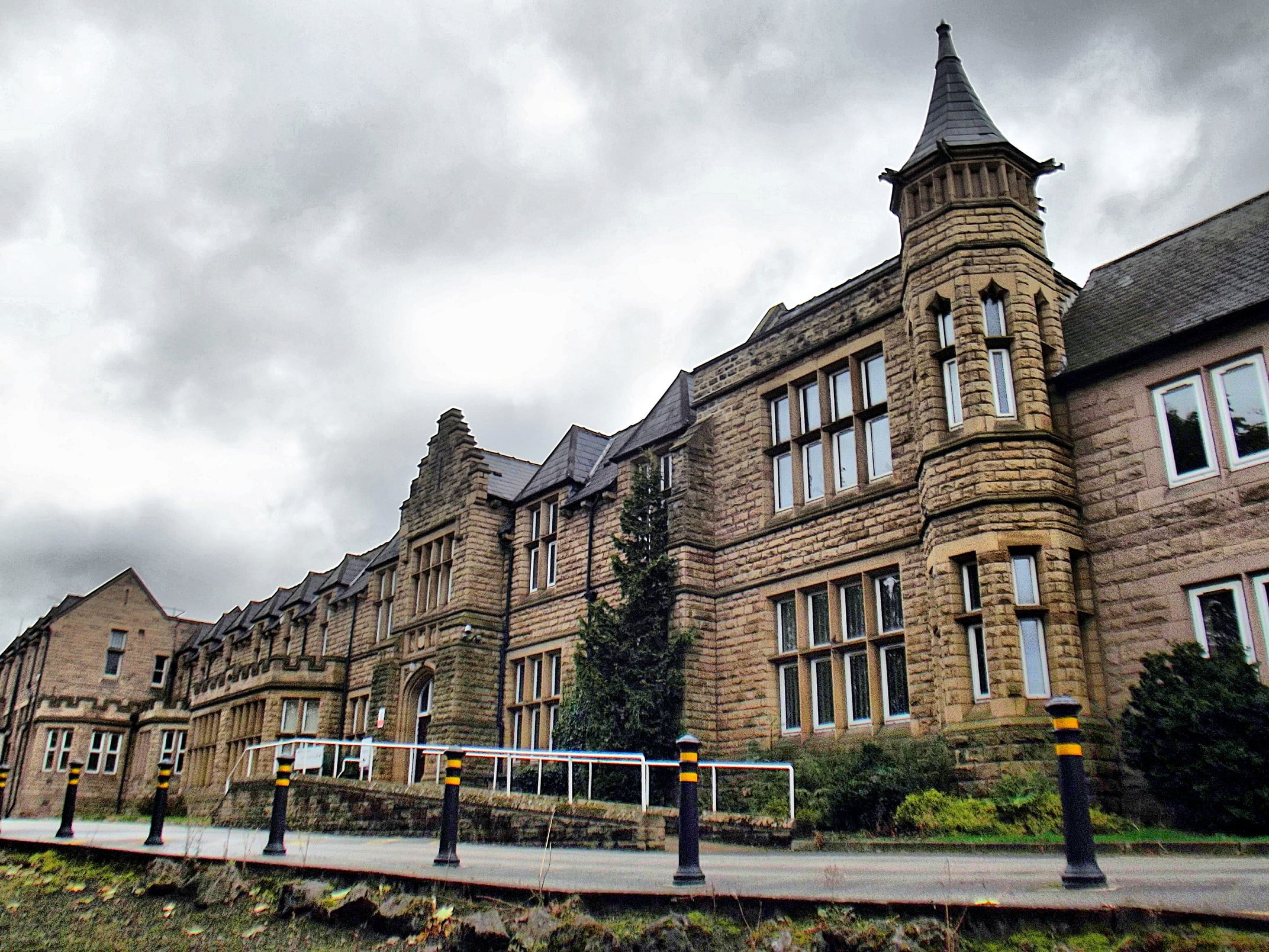 architecture, Gate, rise, history, building Exterior, brown, Demolition, Doncaster, England, Nursing, Old, Maternity Hospital, cloudy, War Memorial, high, HD Wallpaper