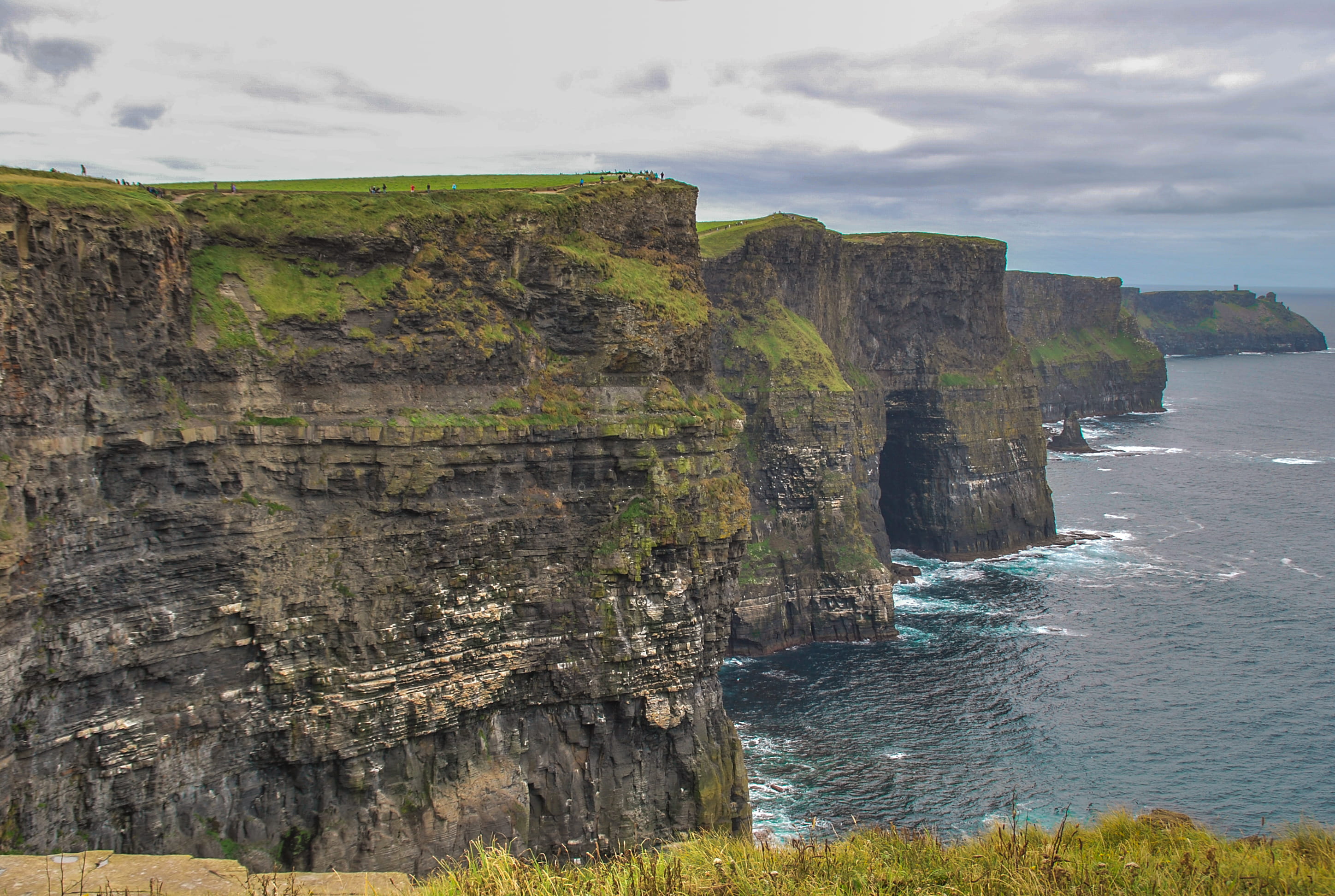 formation, land, solid, no people, 2K, ireland, tranquil scene, cliffs, moher, cliff, rocky coastline, scenics - nature, sea, mountains, landscape, idyllic, HD Wallpaper