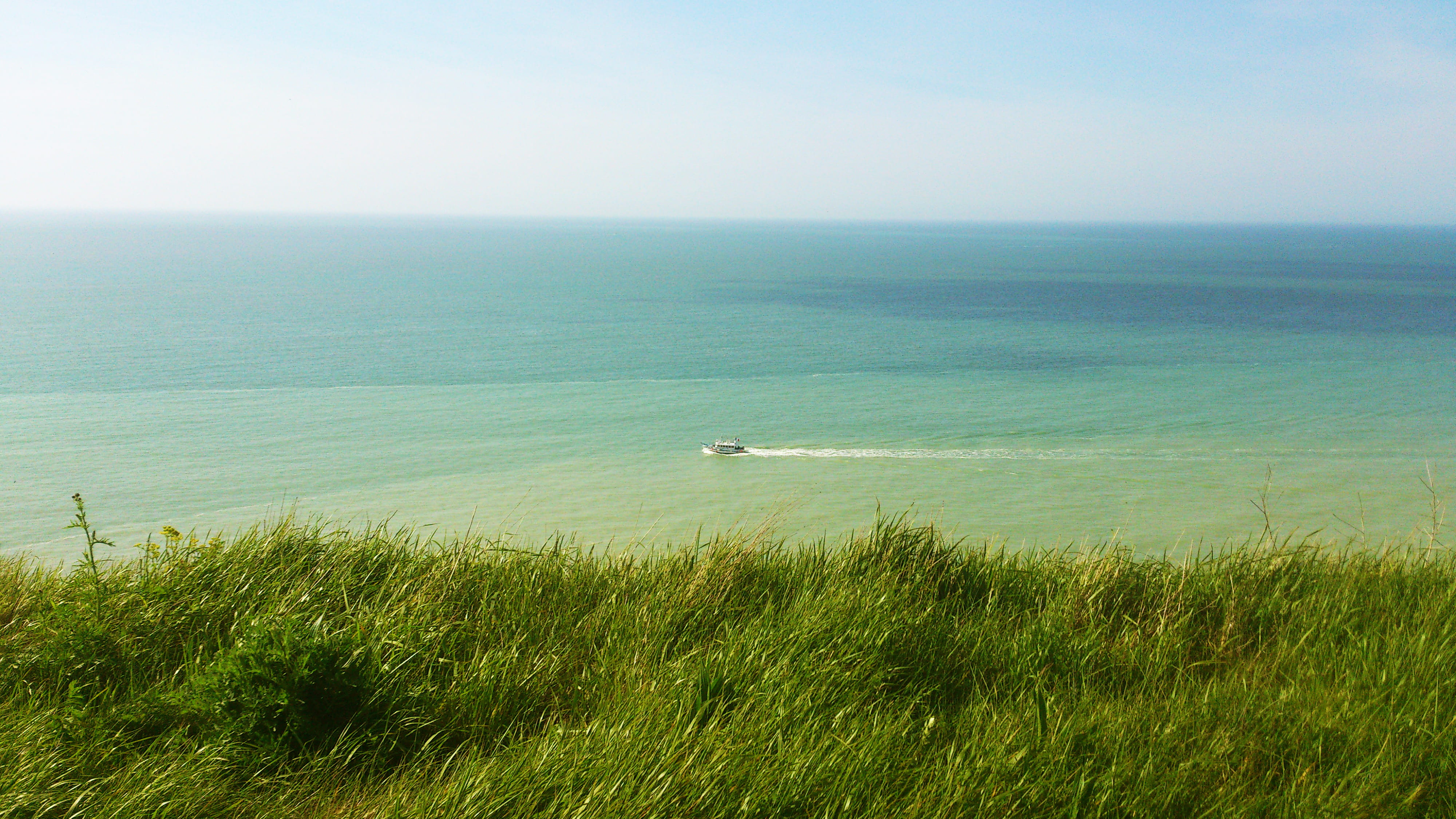 france, boat, 4K, day, tranquil scene, sea, beauty in nature, no people, water, horizon over water, green color, nature, étretat, tranquility, non-urban scene, HD Wallpaper