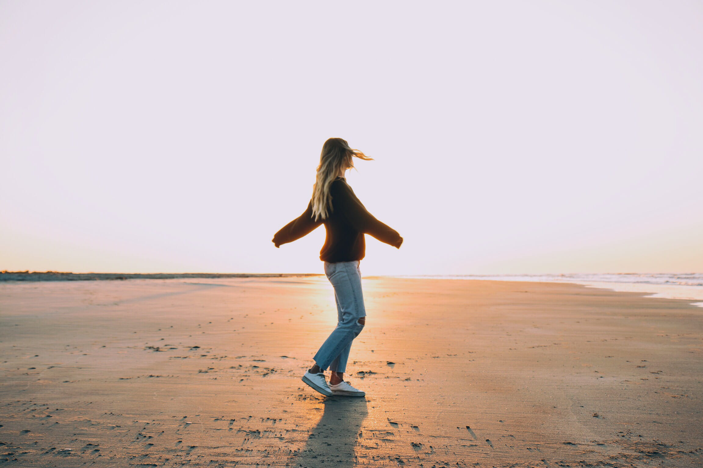 orange, low country, photography, limb, sunset, sunrise, young adult, hairstyle, casual clothing, leisure activity, beach, standing, wild, human limb, adult, HD Wallpaper