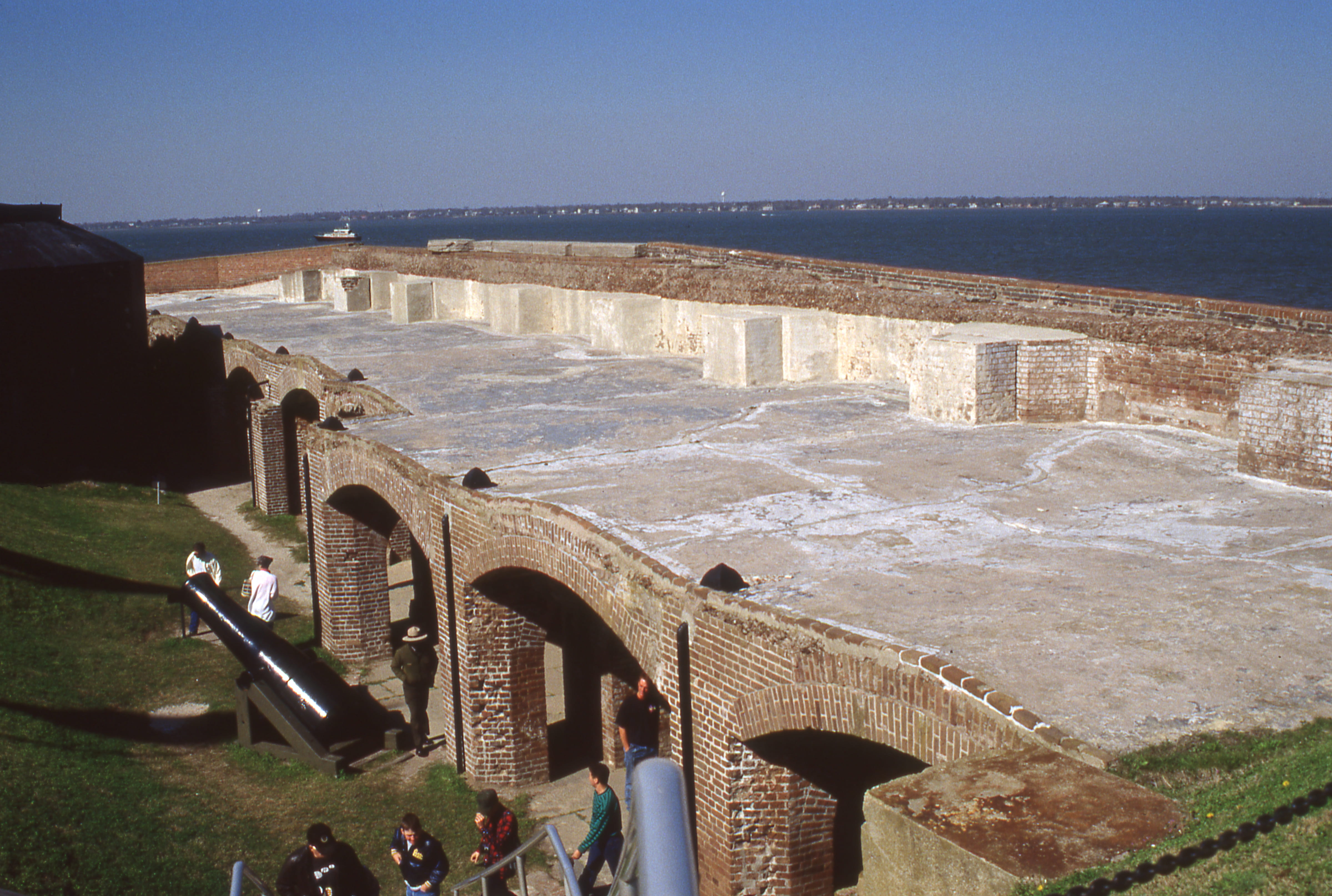 building exterior, travel, united states, day, charleston, real people, travel destinations, nature, sea, built structure, tourism, outdoors, sumter, south carolina, HD Wallpaper