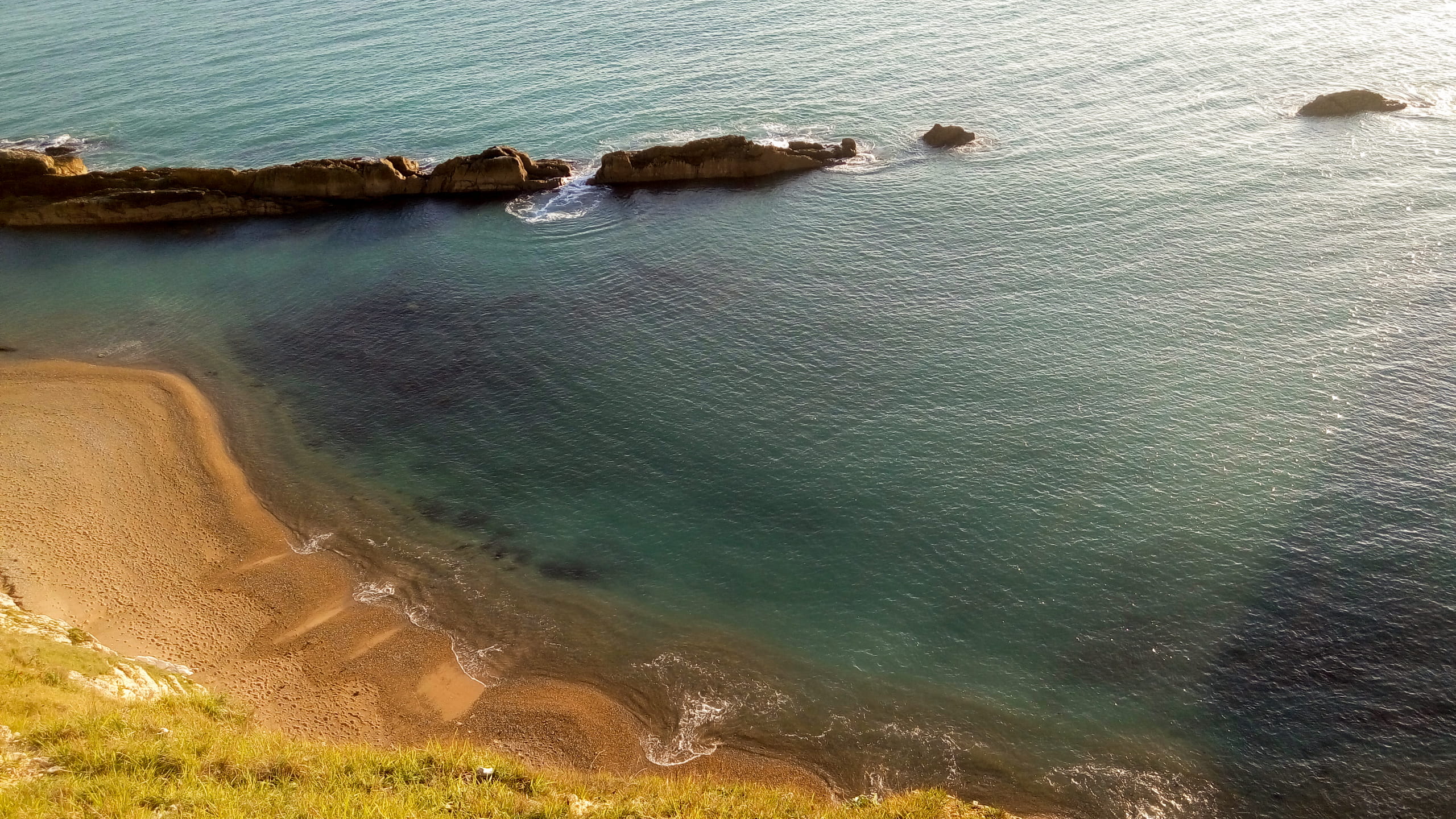 durdle door, wareham, beach, rock - object, nature, outdoors, water, sea, non-urban scene, rock, day, turquoise colored, 2K, tranquil scene, coast, high angle view, HD Wallpaper