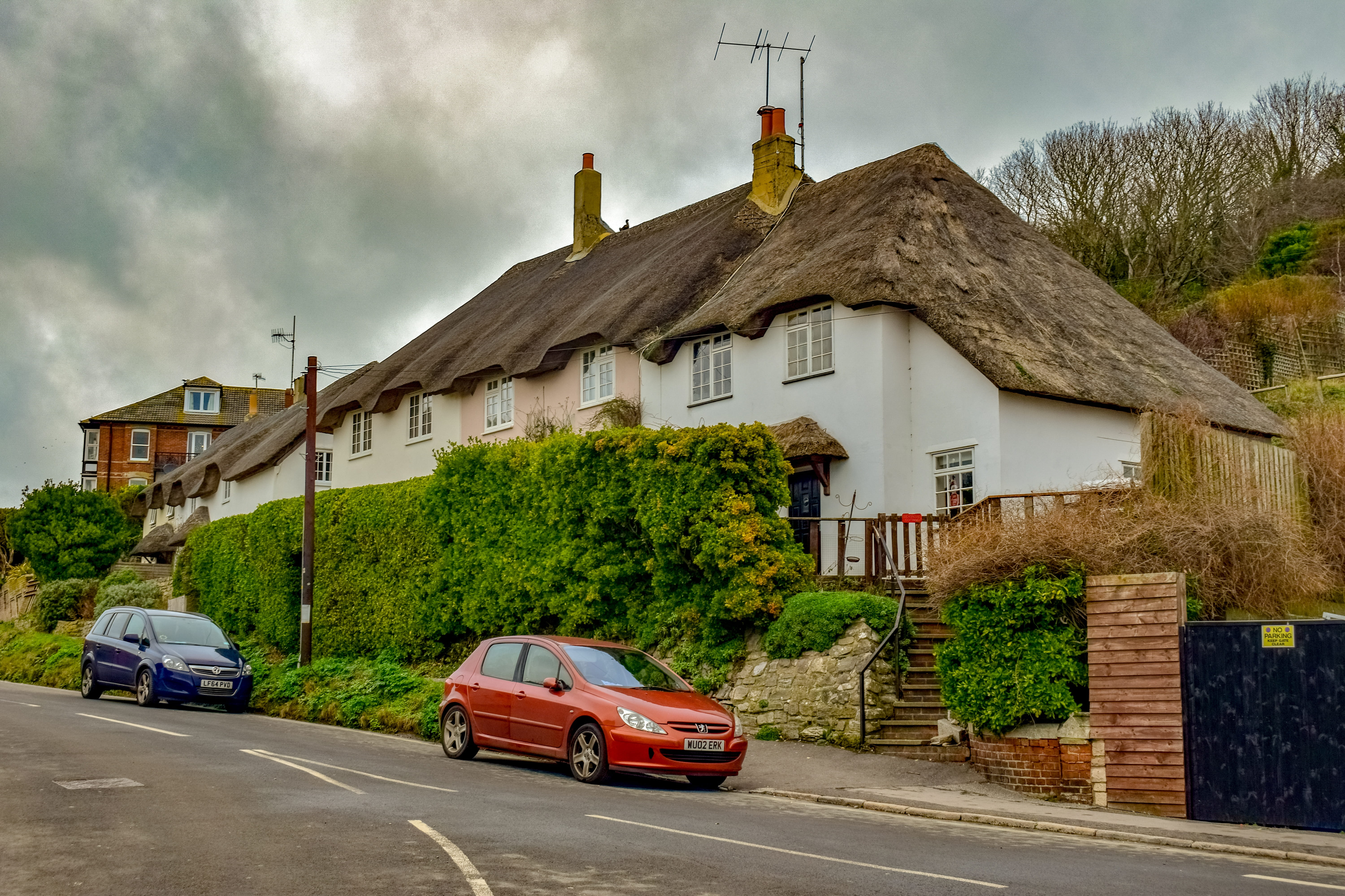 city, rustic, mode of transportation, united kingdom, cloud - sky, motor vehicle, plant, transportation, nature, no people, uk, architecture, countryside, HD Wallpaper