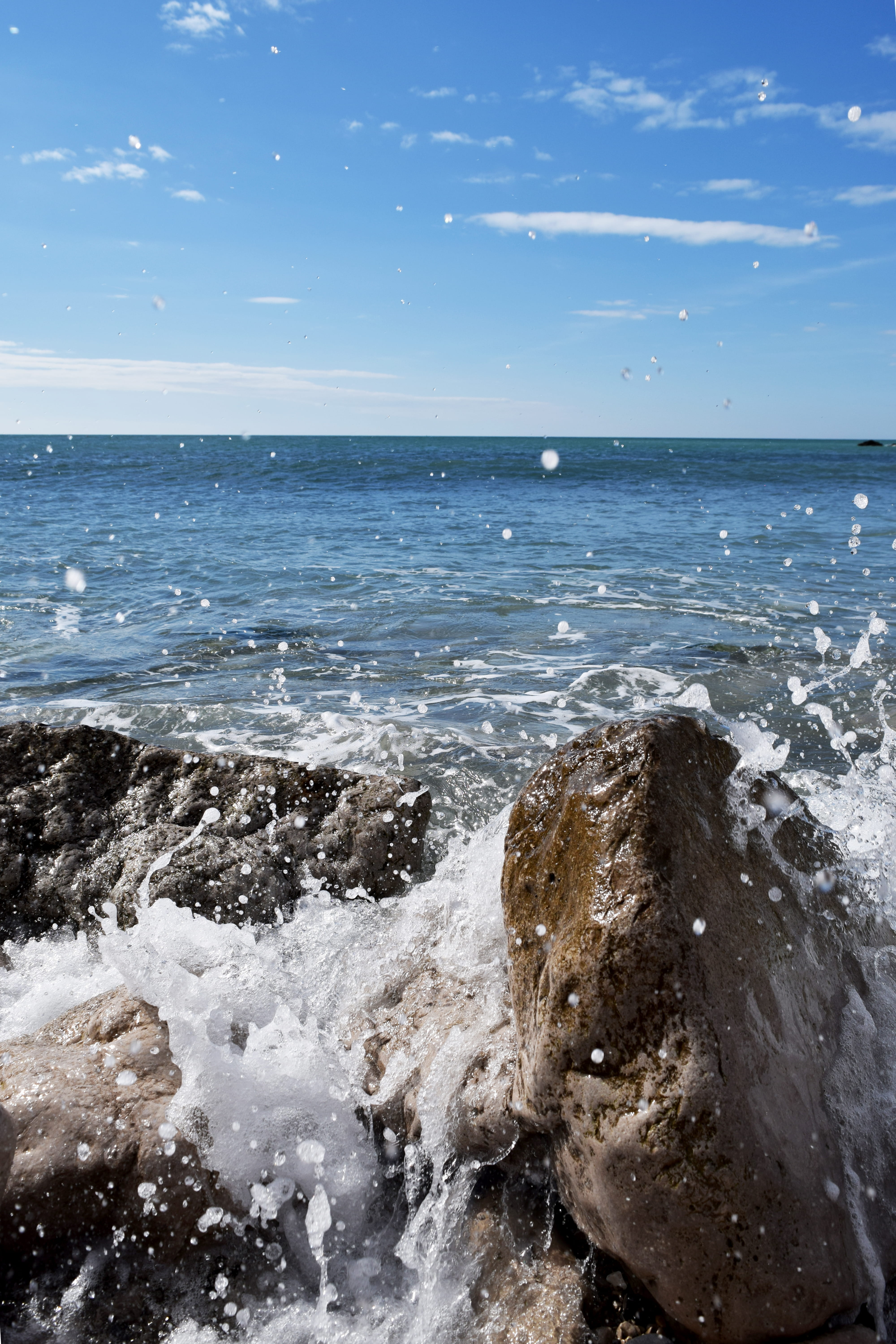 power in nature, wave, outdoors, scenics - nature, horizon over water, solid, rock - object, motion, no people, land, splashing, rock, flowing water, united kingdom, Phone HD Wallpaper