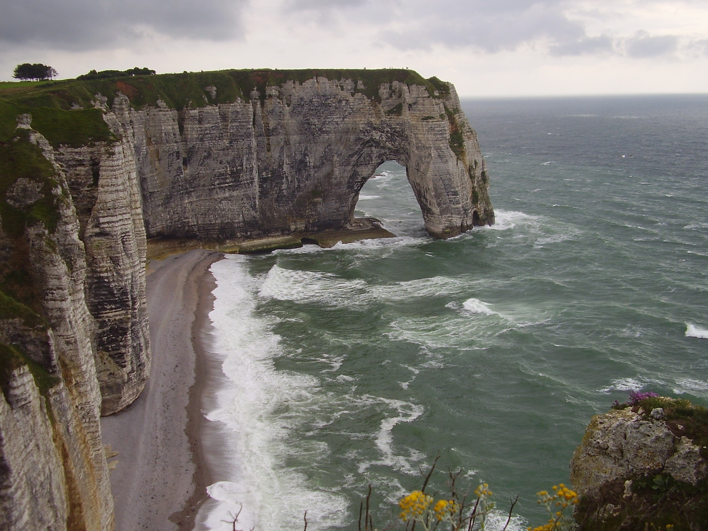 no people, rocky coastline, eroded, cliffs, arch, rock formation, beauty in nature, horizon, tranquility, sky, nature, cliff, beach, etretat, maneporte, HD Wallpaper