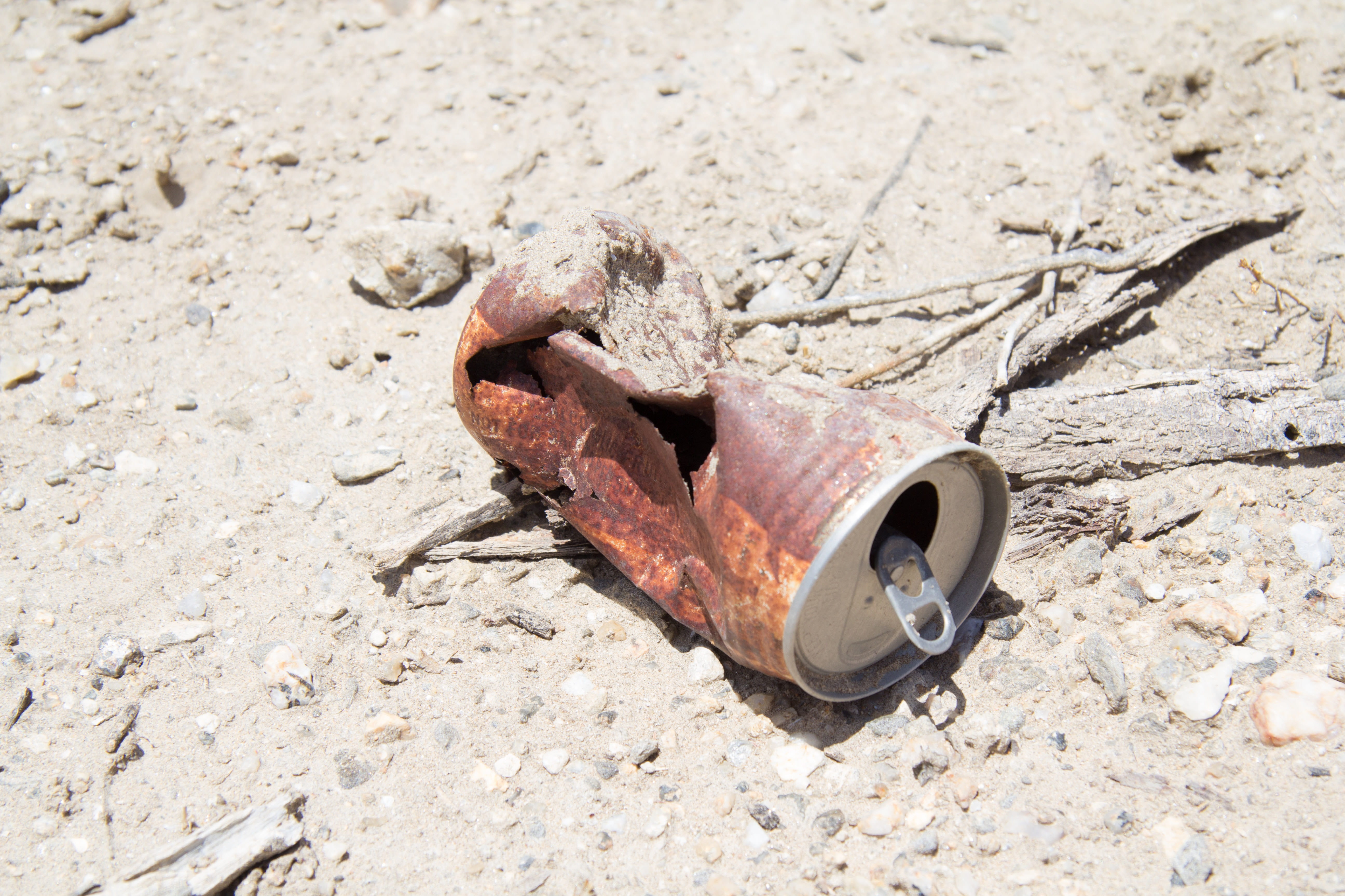 old, pollution, deterioration, high angle view, run-down, weathered, land, outdoors, obsolete, no people, sand, beach, metal, day, garbage, decline, box, HD Wallpaper