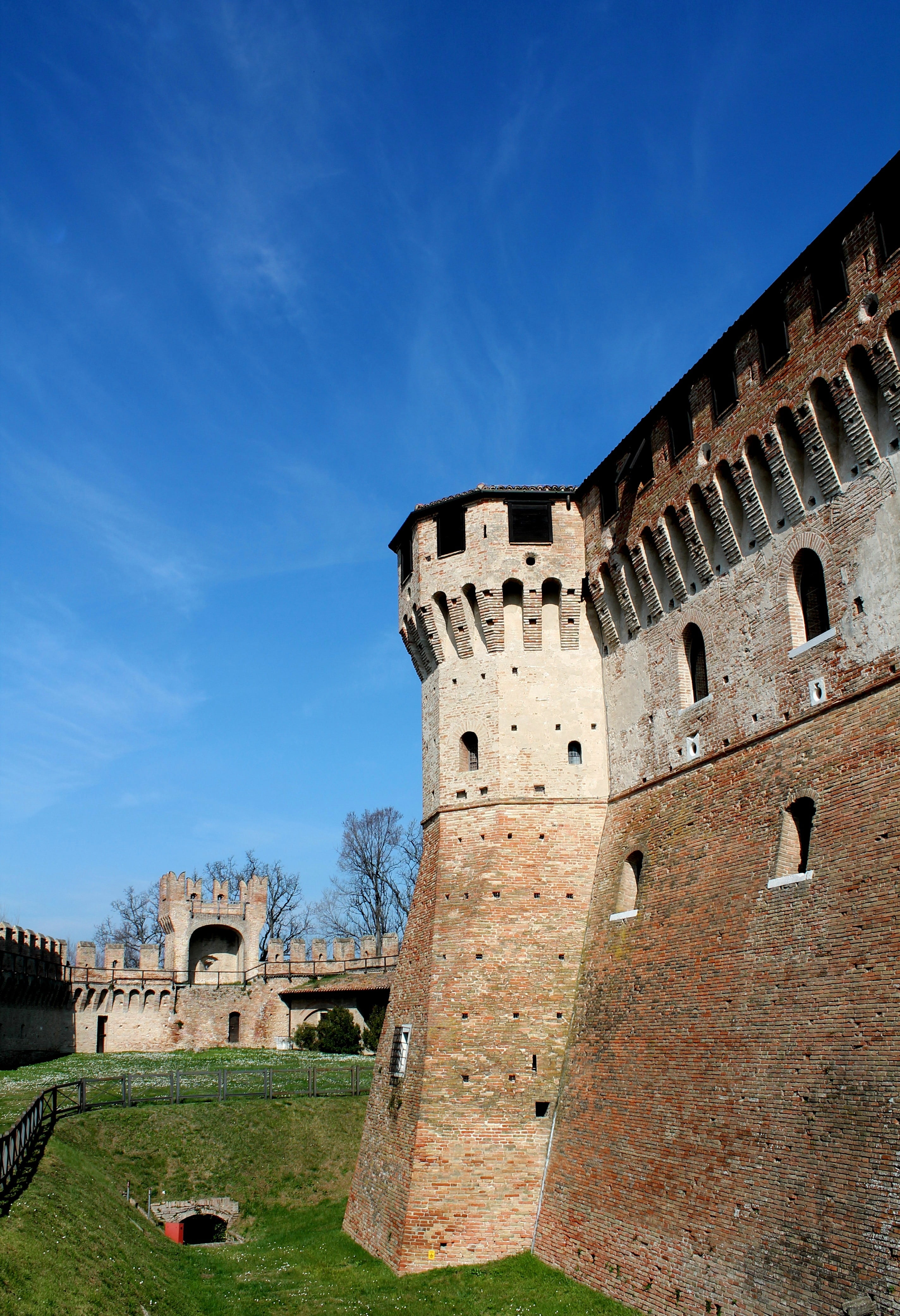 sky, brands, prato, castle, paolo and francesca, blue sky, archaeology, no people, building, travel, sun, landscape, 4K, building exterior, old, fort, Phone HD Wallpaper