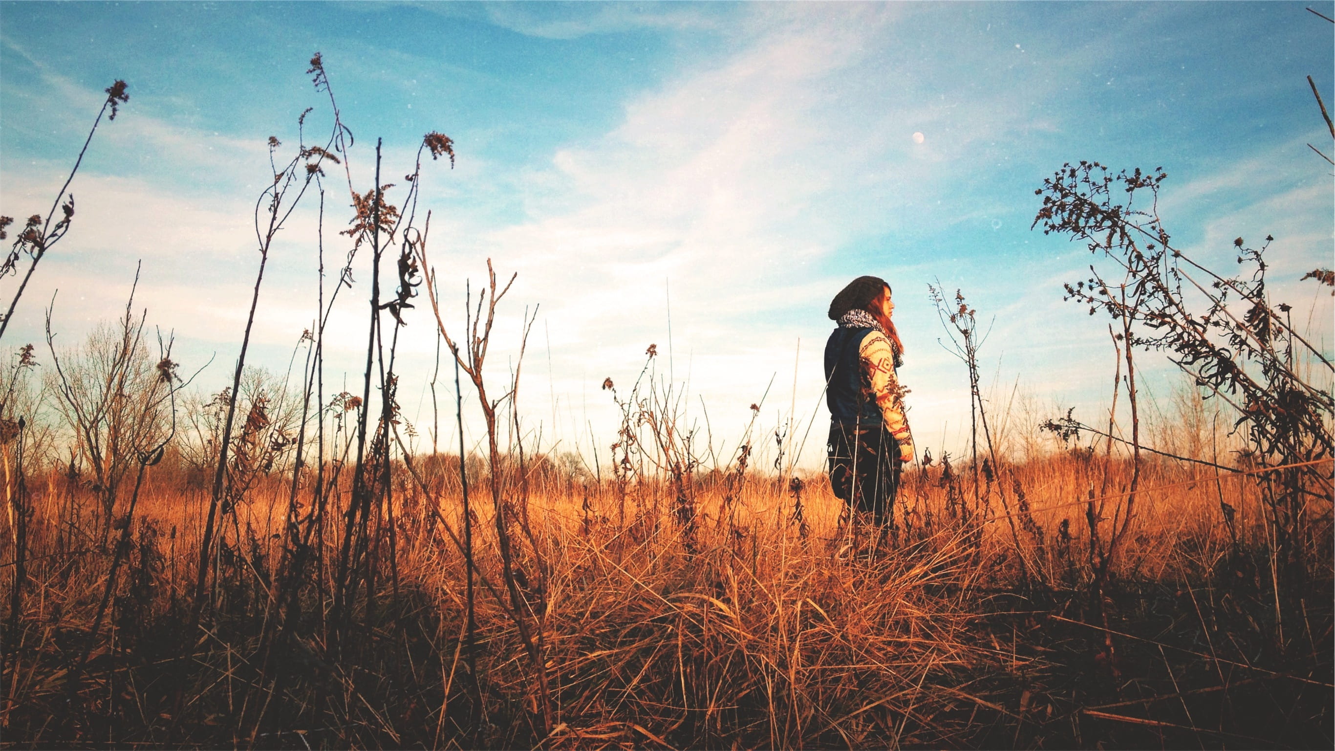 outdoors, beauty in nature, sky, people, cloud - sky, toque, sunshine, young adult, growth, plant, girl, 2K, clouds, women, field, standing, one person, HD Wallpaper