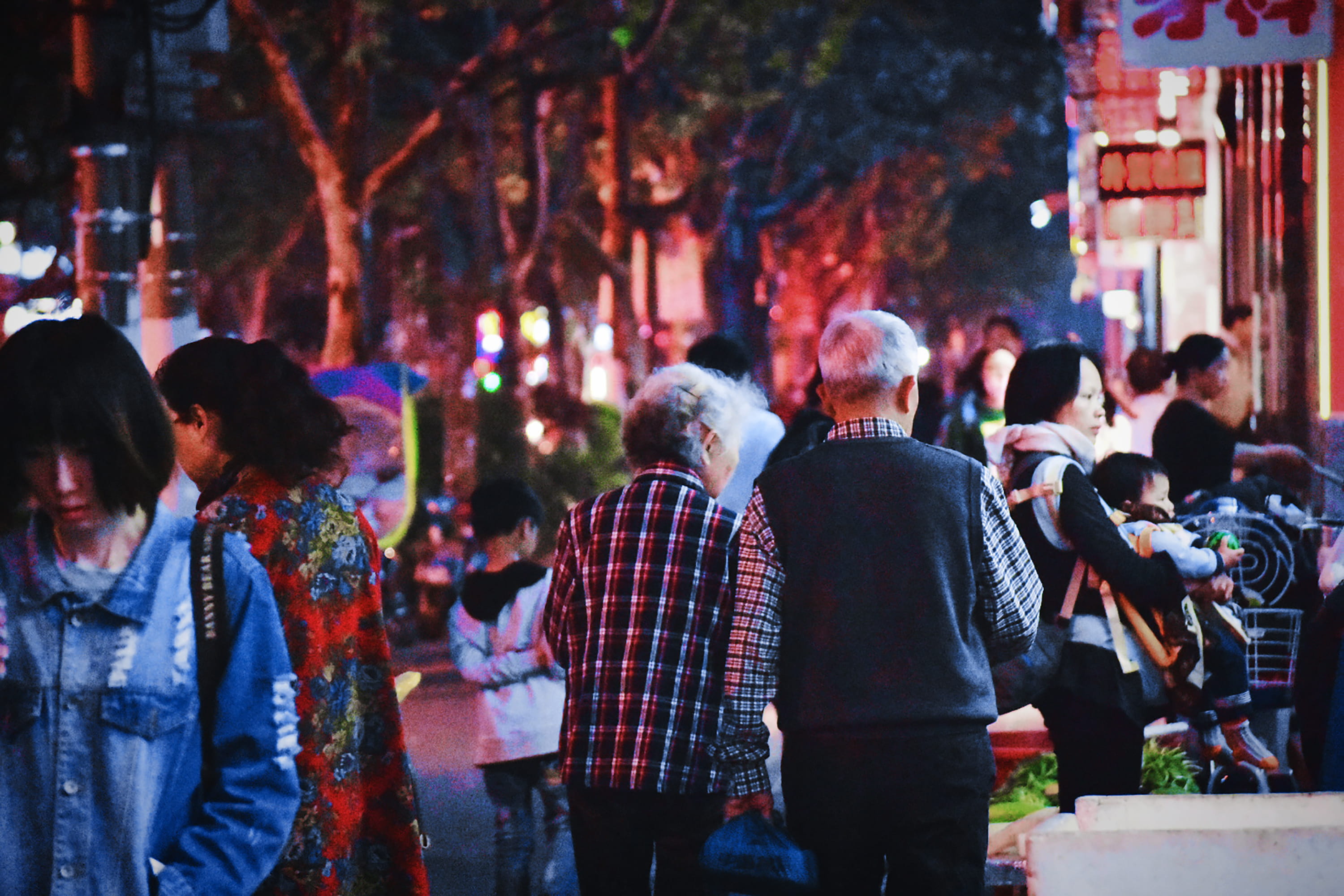 street view, large group of people, adult, near, architecture, leisure activity, buildings, person, plaid, crowd, tartan, street, walking, peoiple, china street, HD Wallpaper