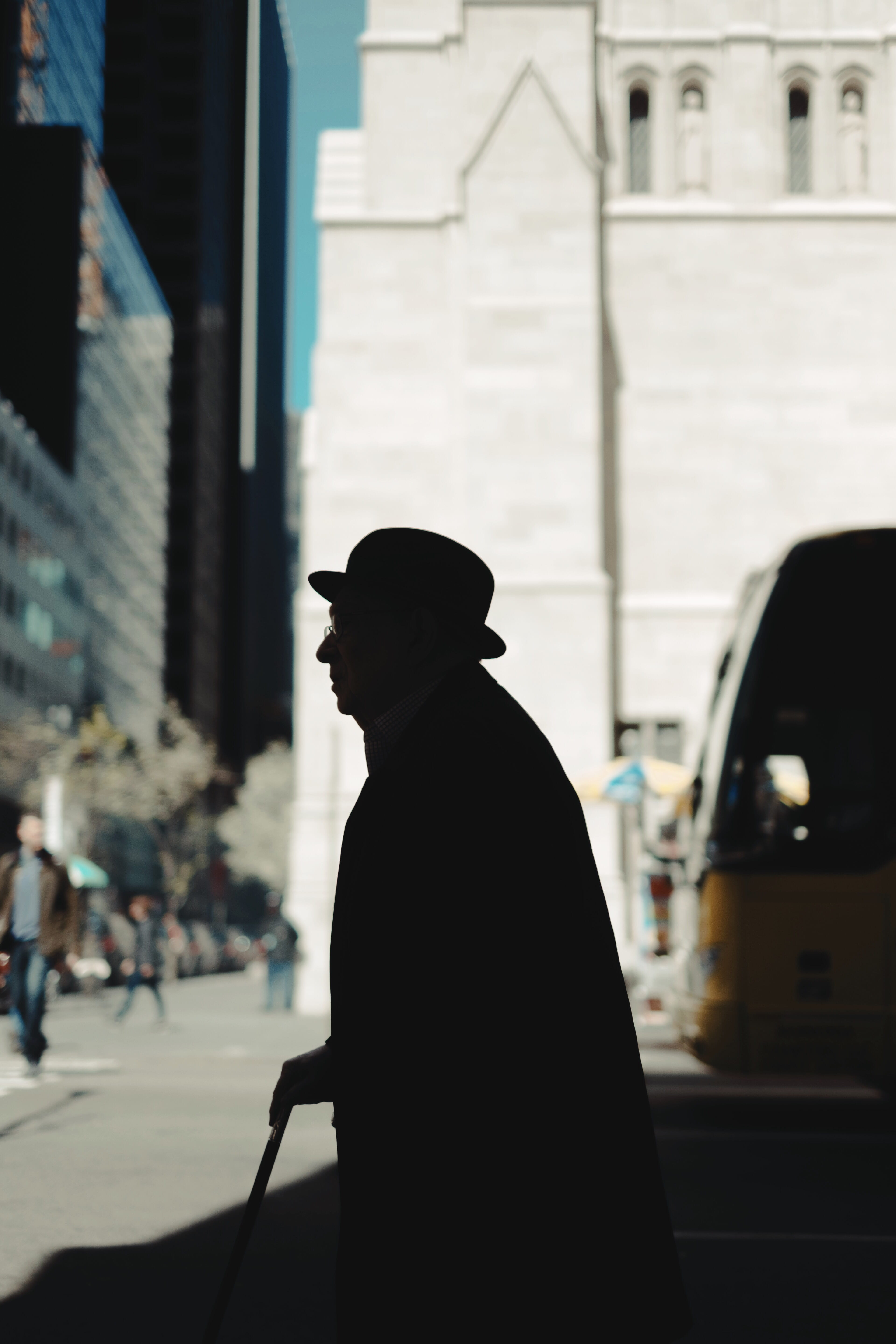 travel, one Person, new york, walking, outdoors, shadow, old, classic, man, city Life, silhouette, 60, street, urban Scene, hat, road, business, stick, Phone HD Wallpaper